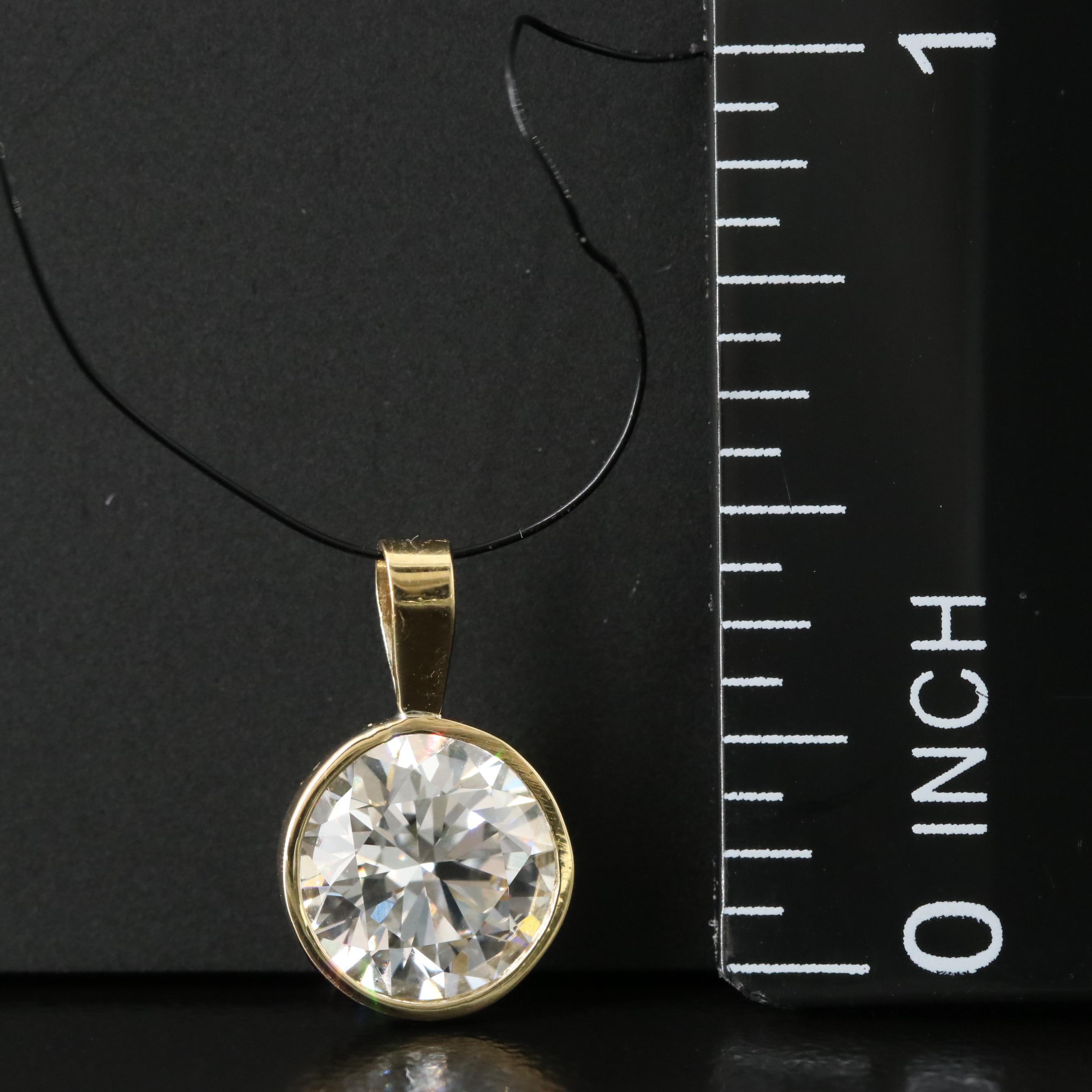 18K 1.50 CT Lab Grown Diamond Pendant with IGI Report