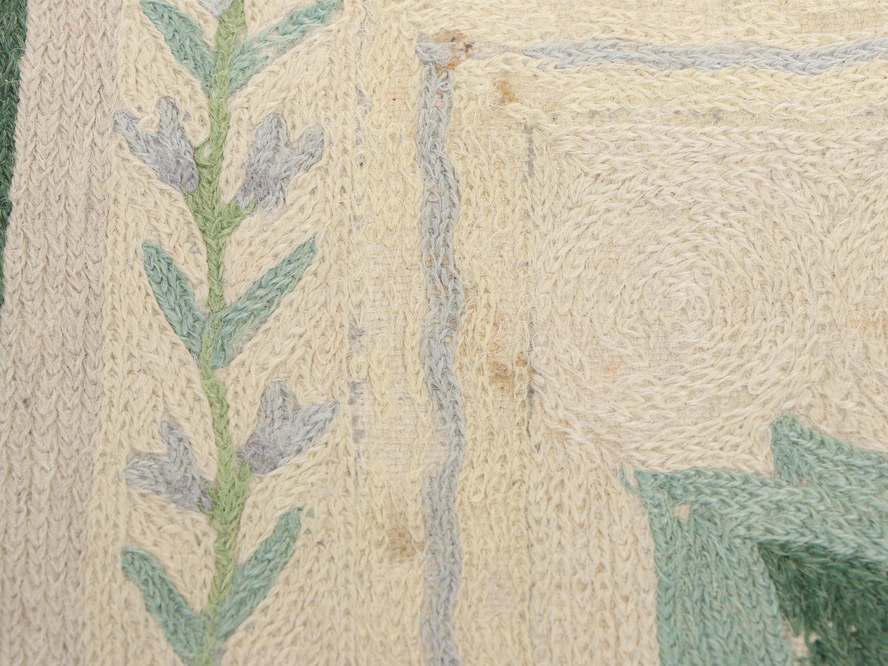 2 x 3'2 Veronica Marsh Floral Accent Rug with Decorative Throw Pillow