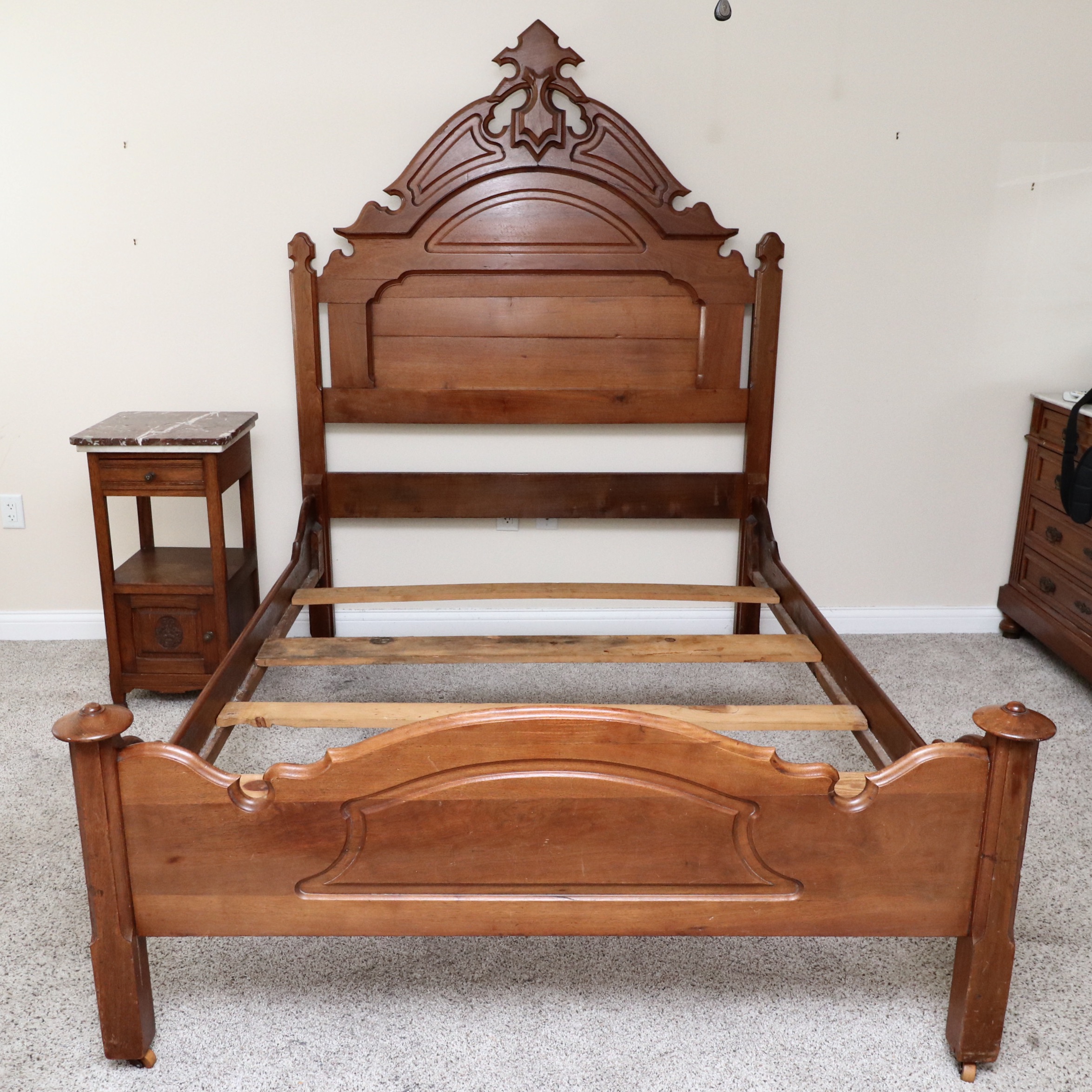 Late Victorian Walnut Queen Bed, Oak and Marble Side Table, Late 19th Century