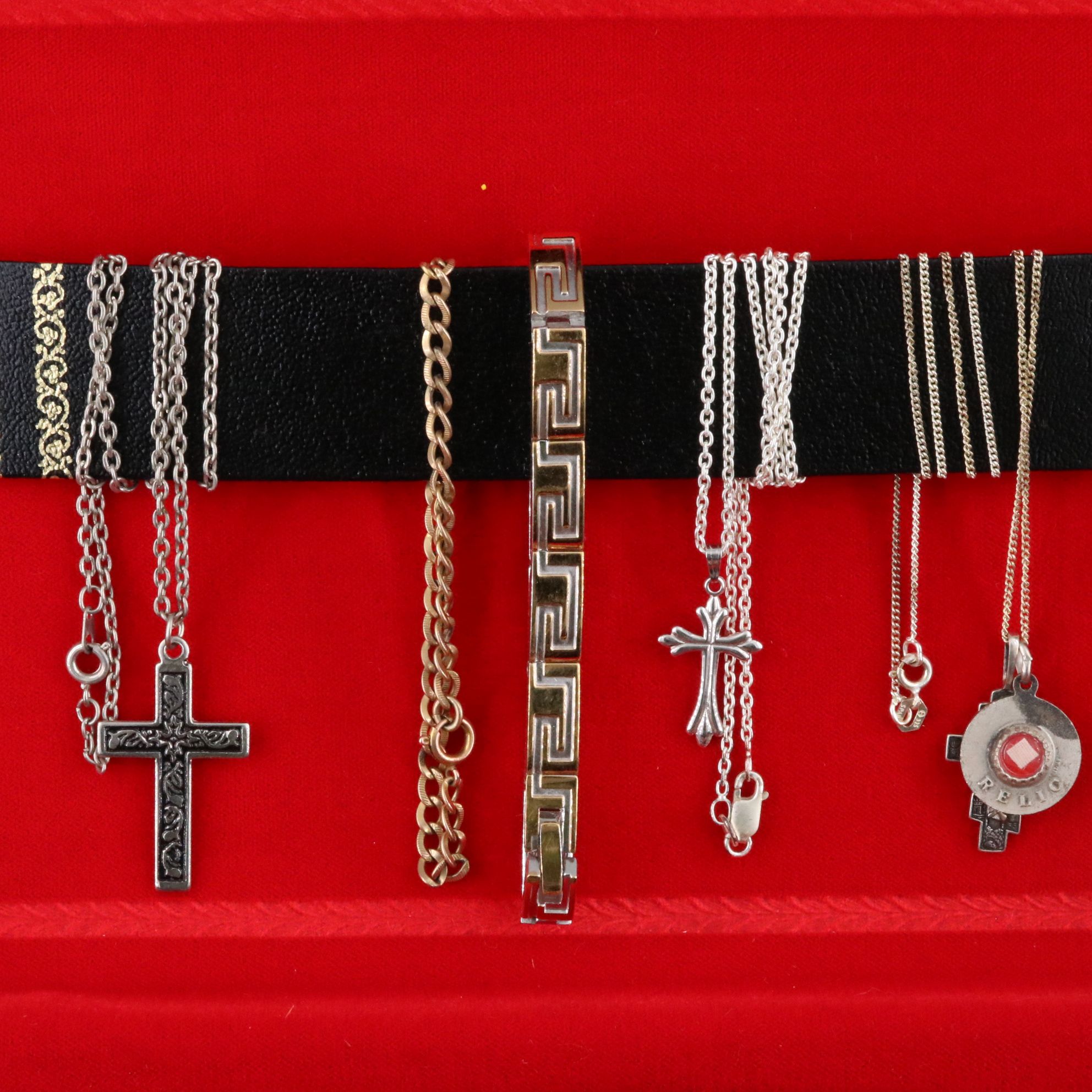 Uncommon Discoveries: Jewelry Collection