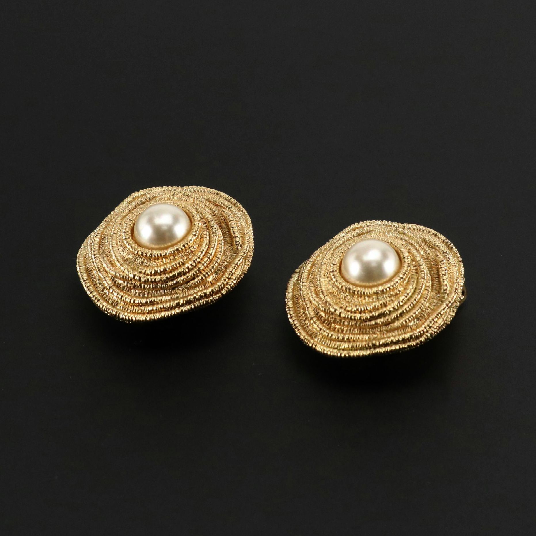 Christian Dior Imitation Pearl Button Clip Earrings