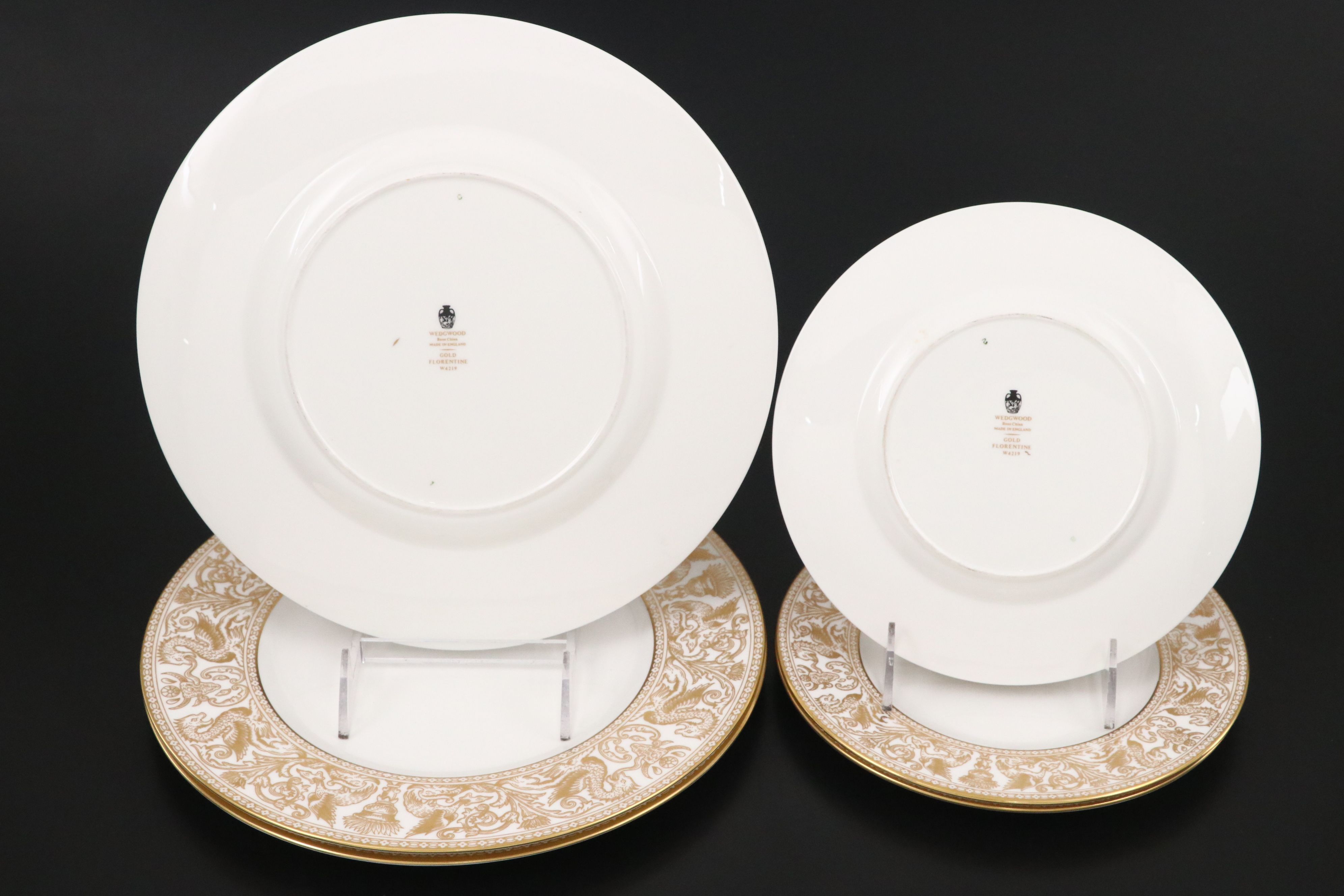 Wedgwood "Gold Florentine" Bone China Dinnerware, Mid to Late 20th Century