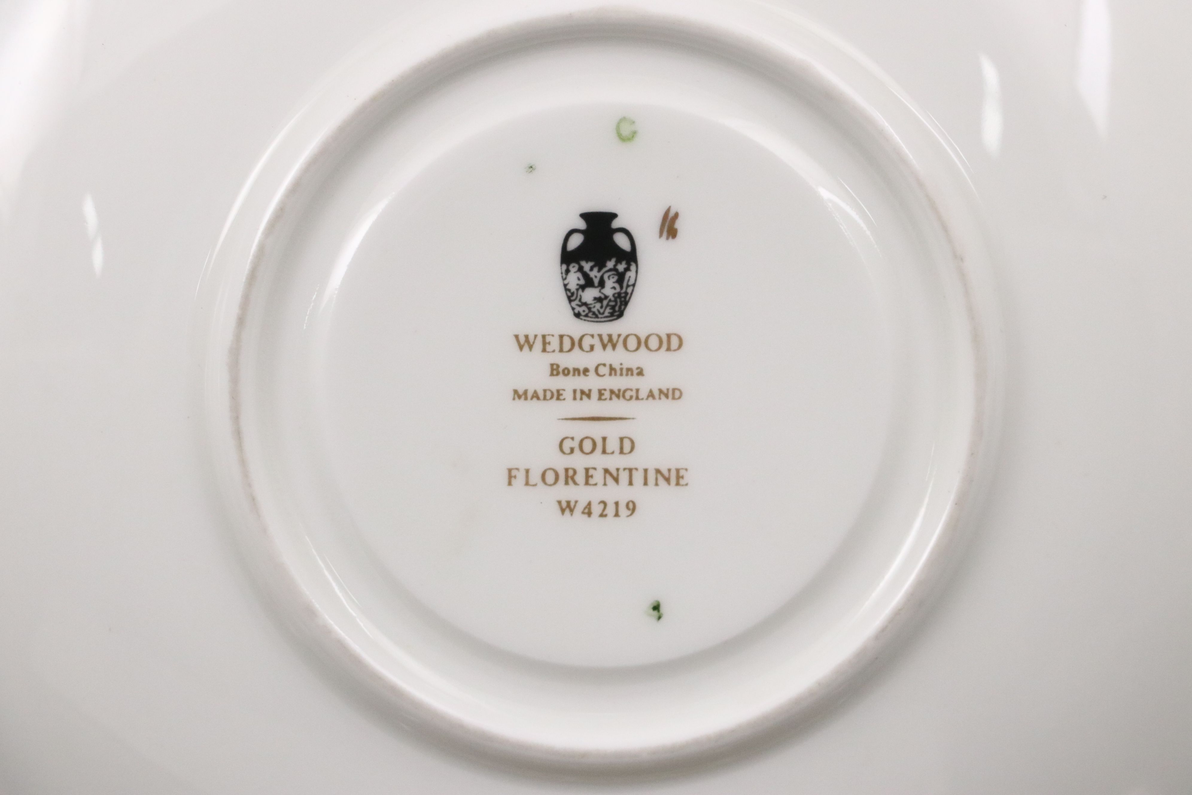 Wedgwood "Gold Florentine" Bone China Dinnerware, Mid to Late 20th Century