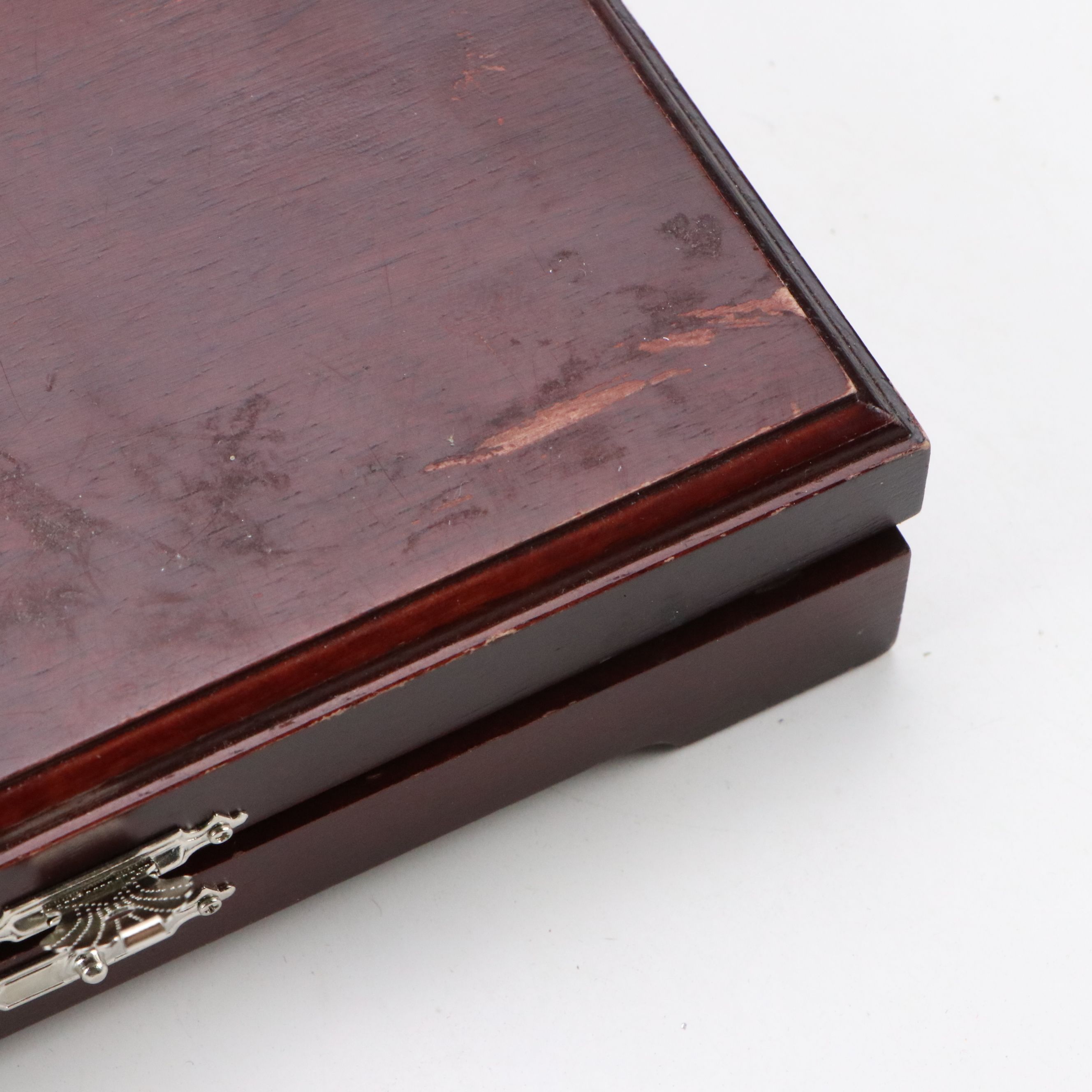 Elvis, John Wayne, and Wildlife Themed Knives with Westminster Pocket Watches