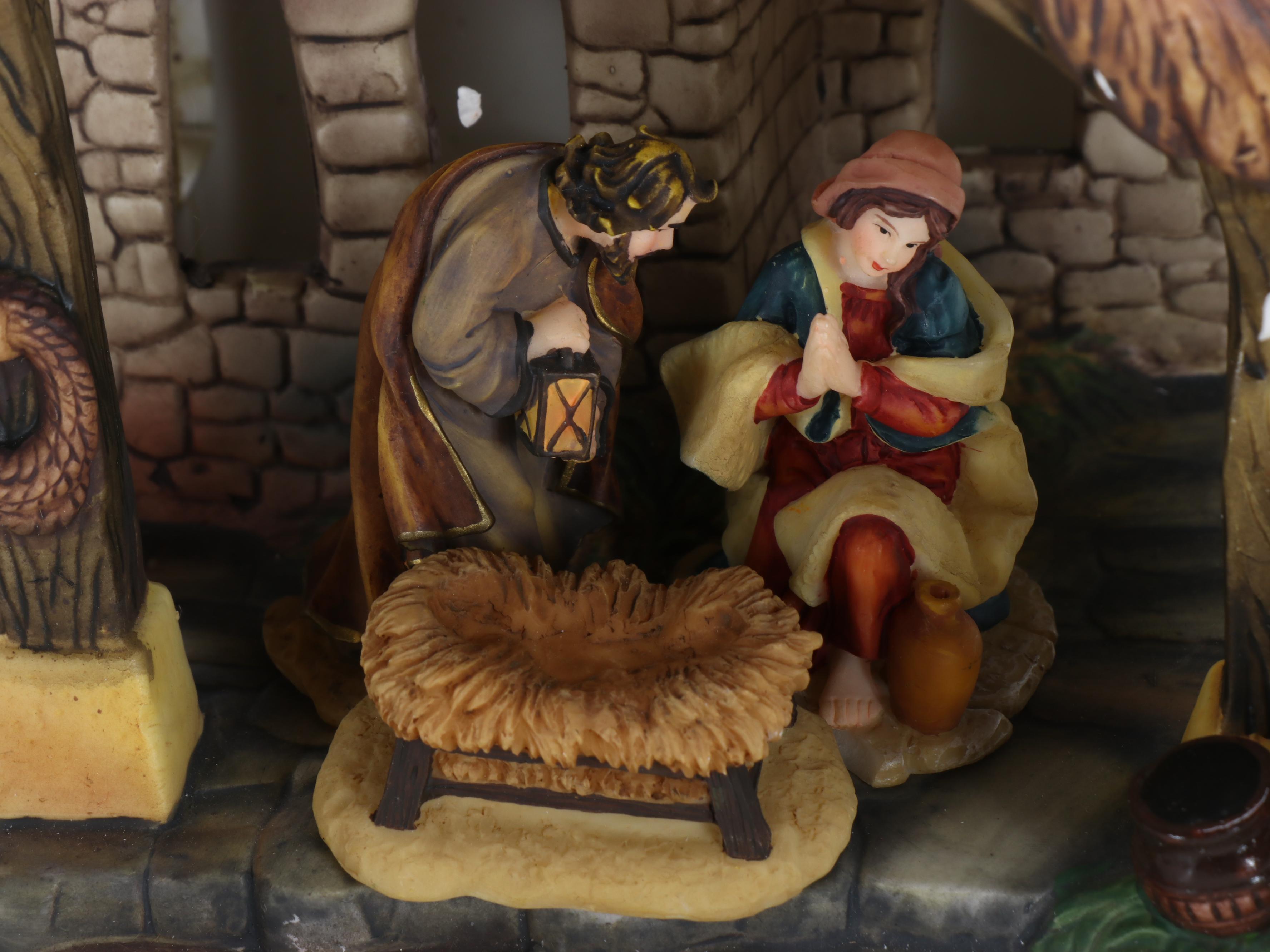 Grandeur Noel "Bethlehem Village" Illuminated Christmas Tabletop Décor, 2007