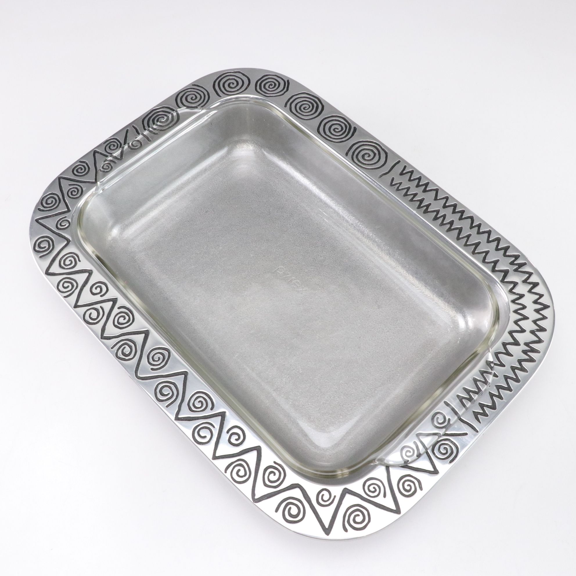 Wilton Armetale "Reggae" Pewter Baking Dish with Mariposa Pineapple Serveware