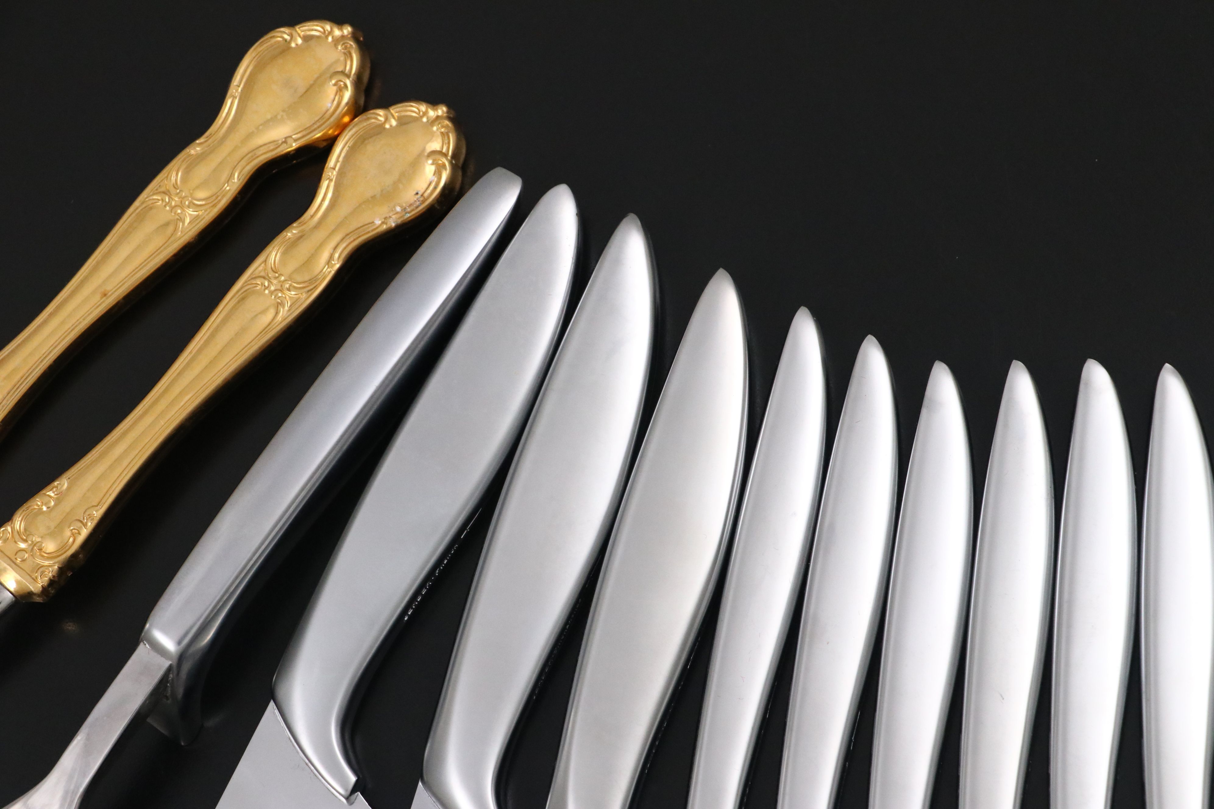 Gerber Stainless Steel Dinner Knives with Gilt Carving Set