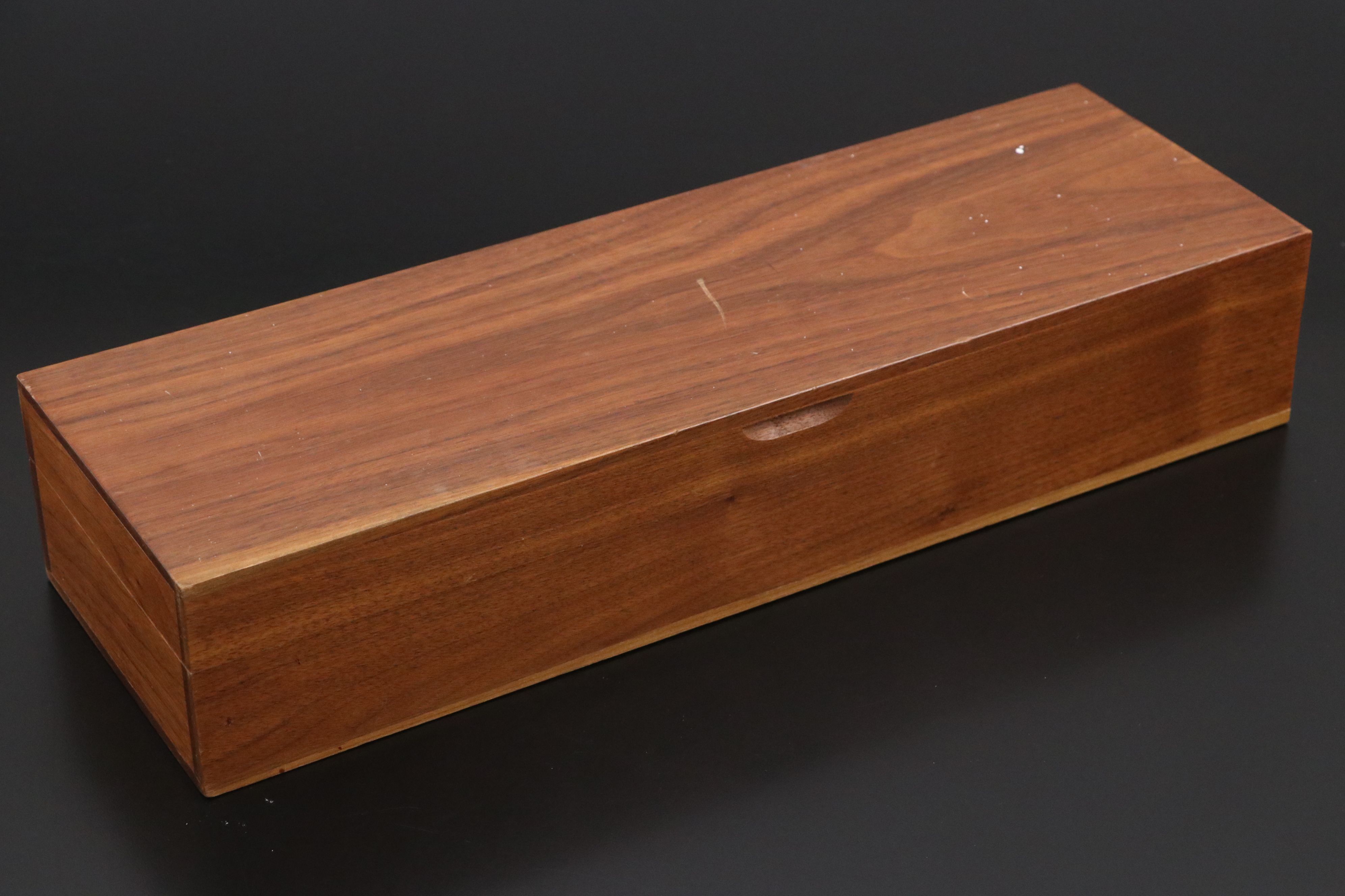 Gerber Stainless Steel Dinner Knives with Gilt Carving Set