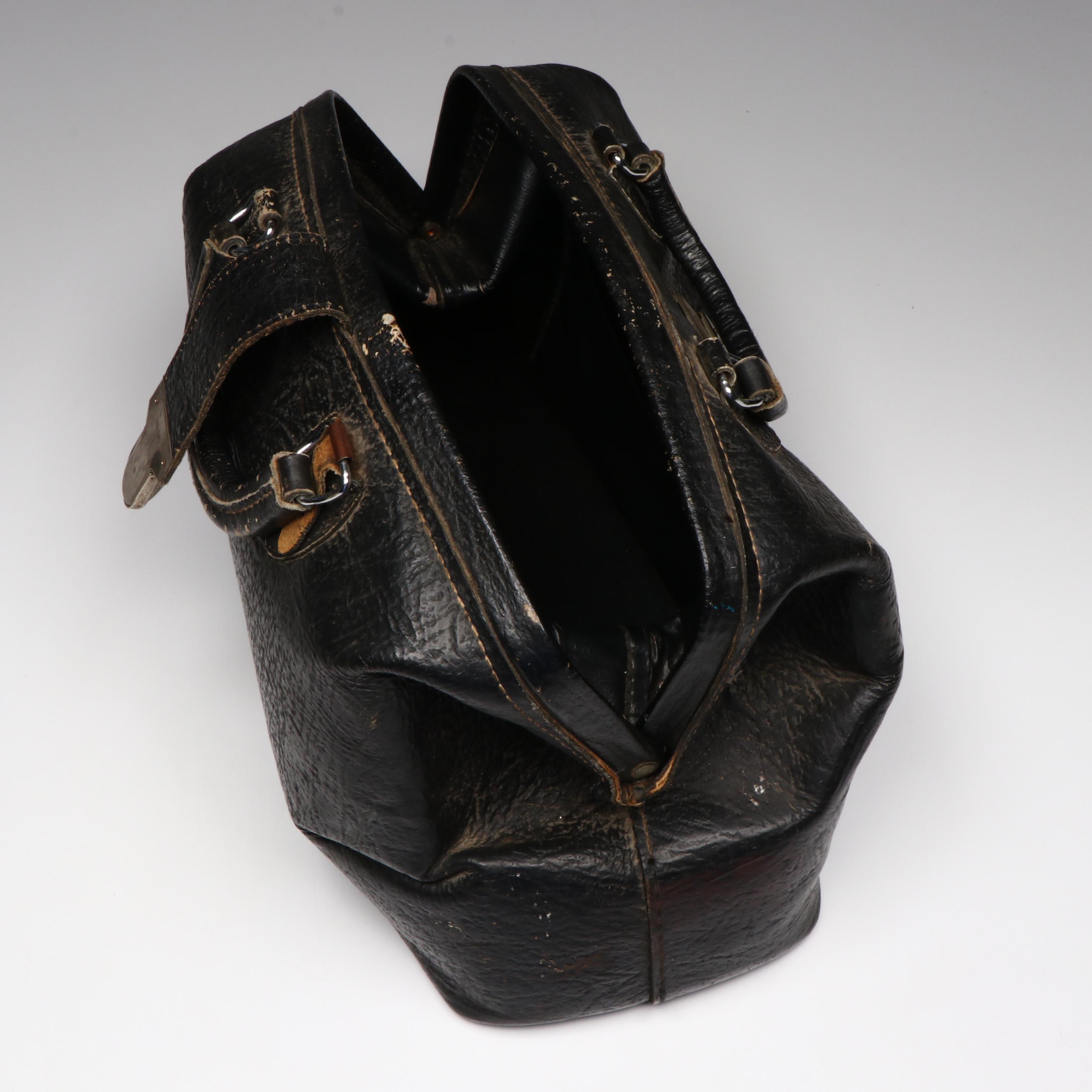 Human Skull Medical Specimen with Leather Doctor's Bag, 20th Century