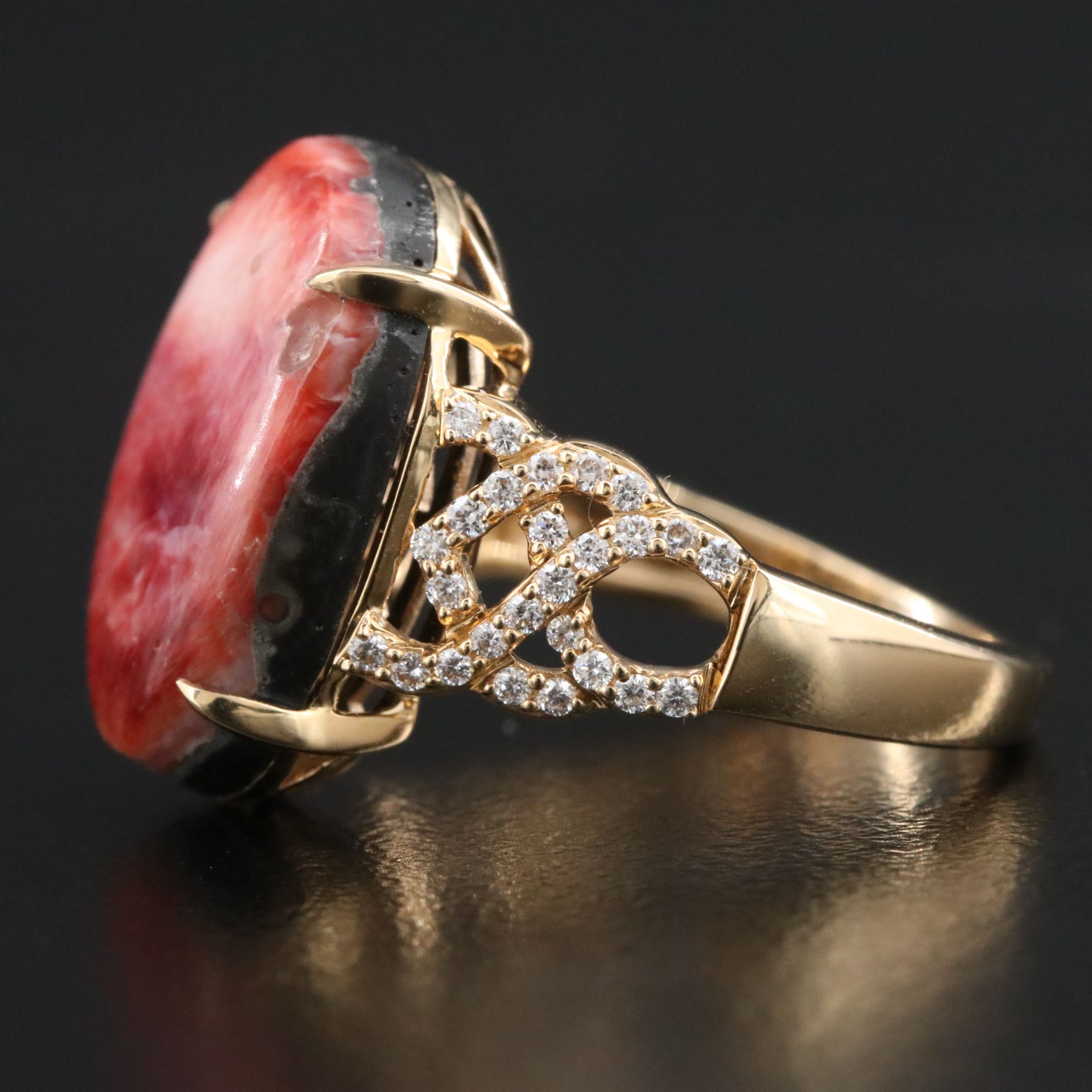 Chromia 18K Spiny Oyster and Diamond Ring