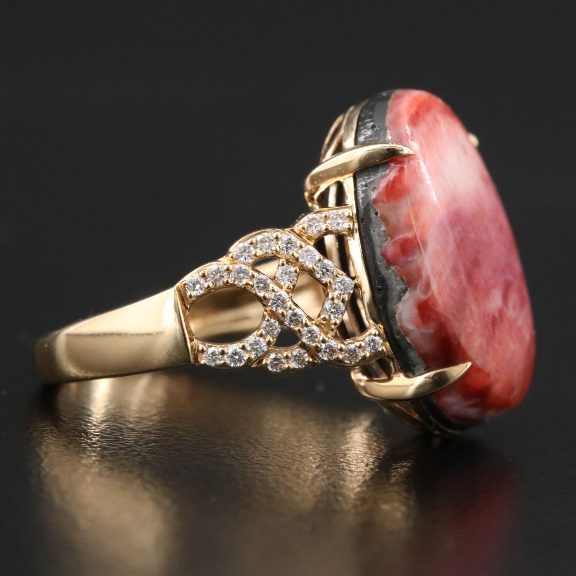 Chromia 18K Spiny Oyster and Diamond Ring