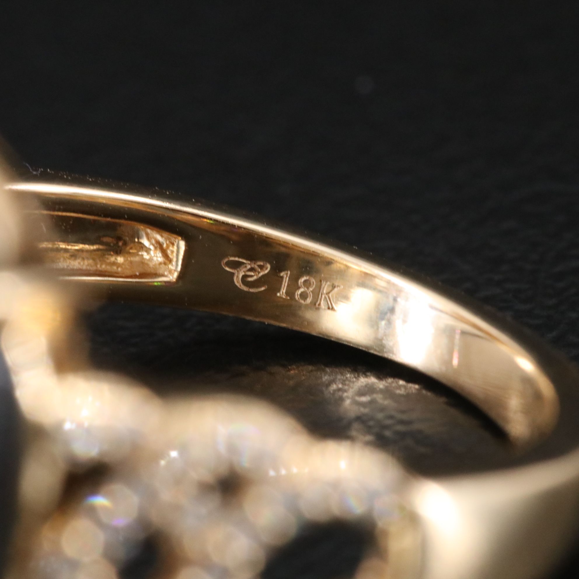 Chromia 18K Spiny Oyster and Diamond Ring