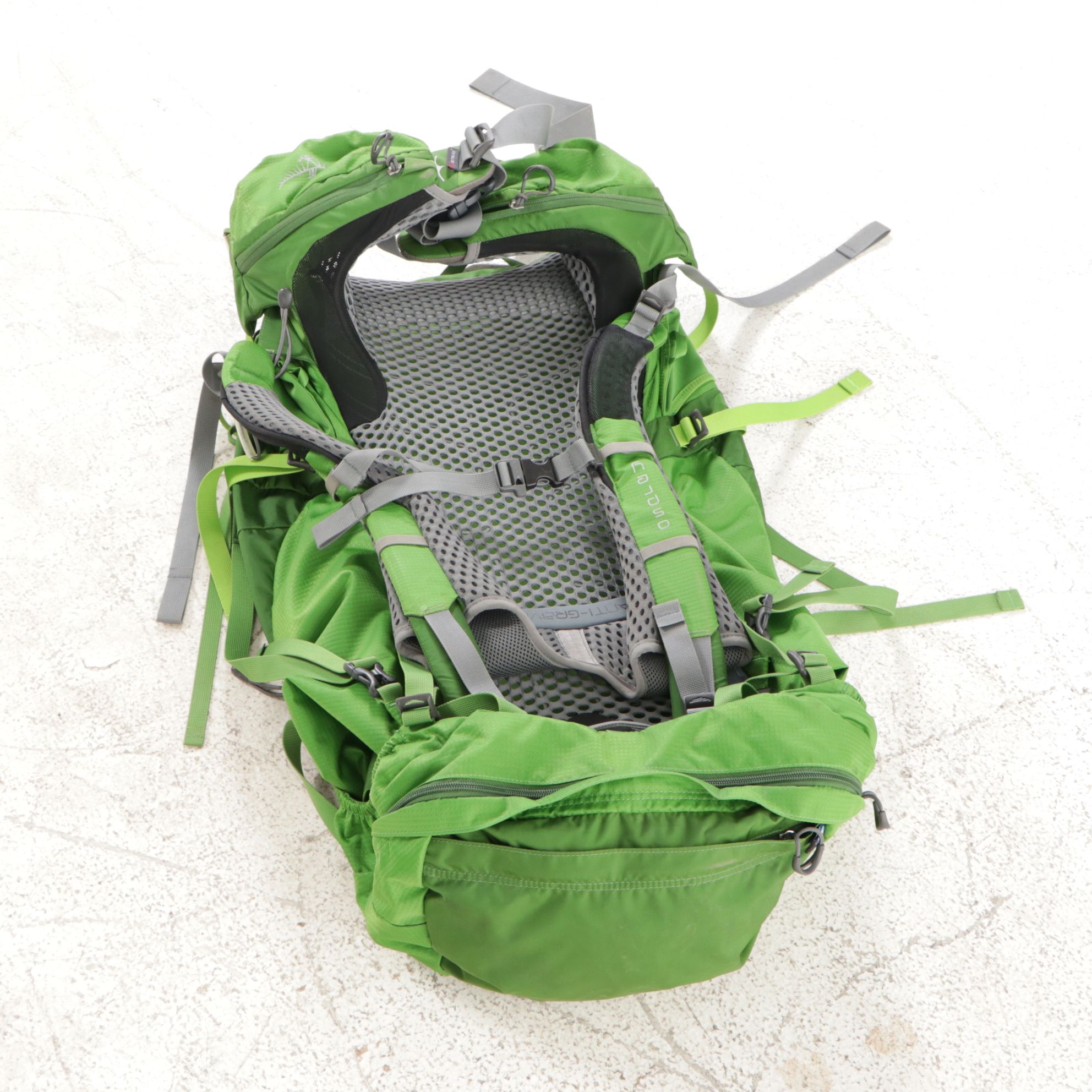 Osprey Atmos AG 65 Mythical Green Hiking Backpack