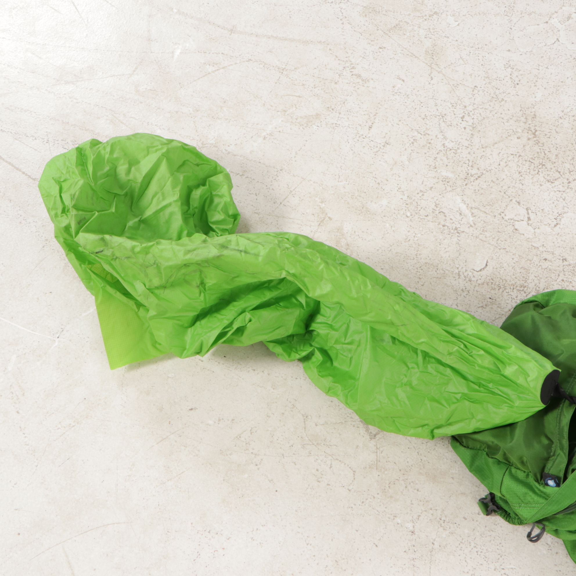 Osprey Atmos AG 65 Mythical Green Hiking Backpack