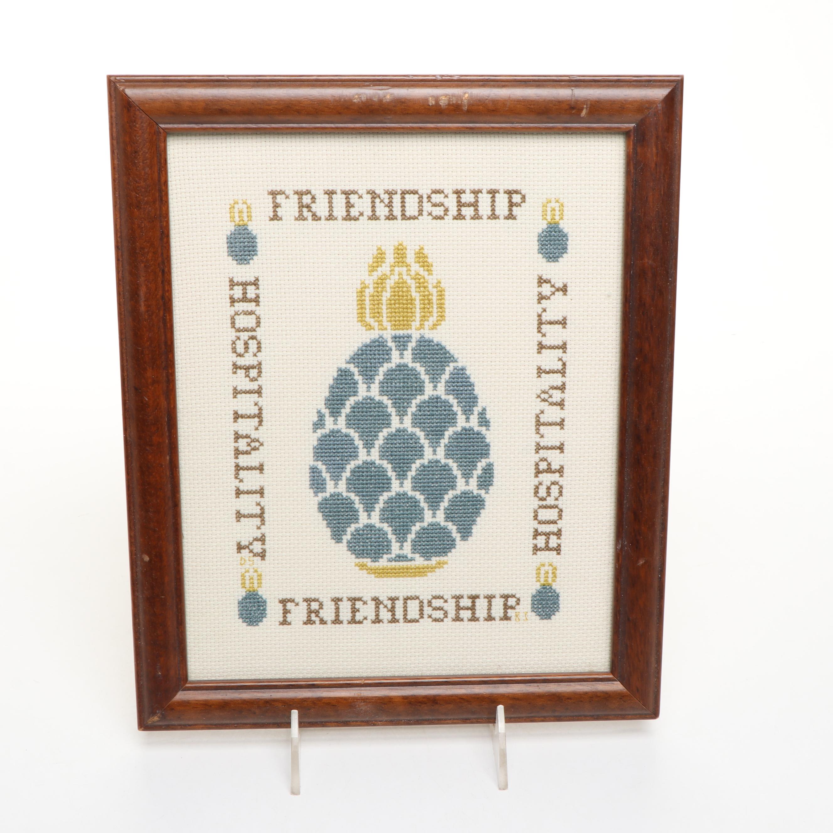 Ceramic Pineapple Bowl with Pineapple Wall Décor