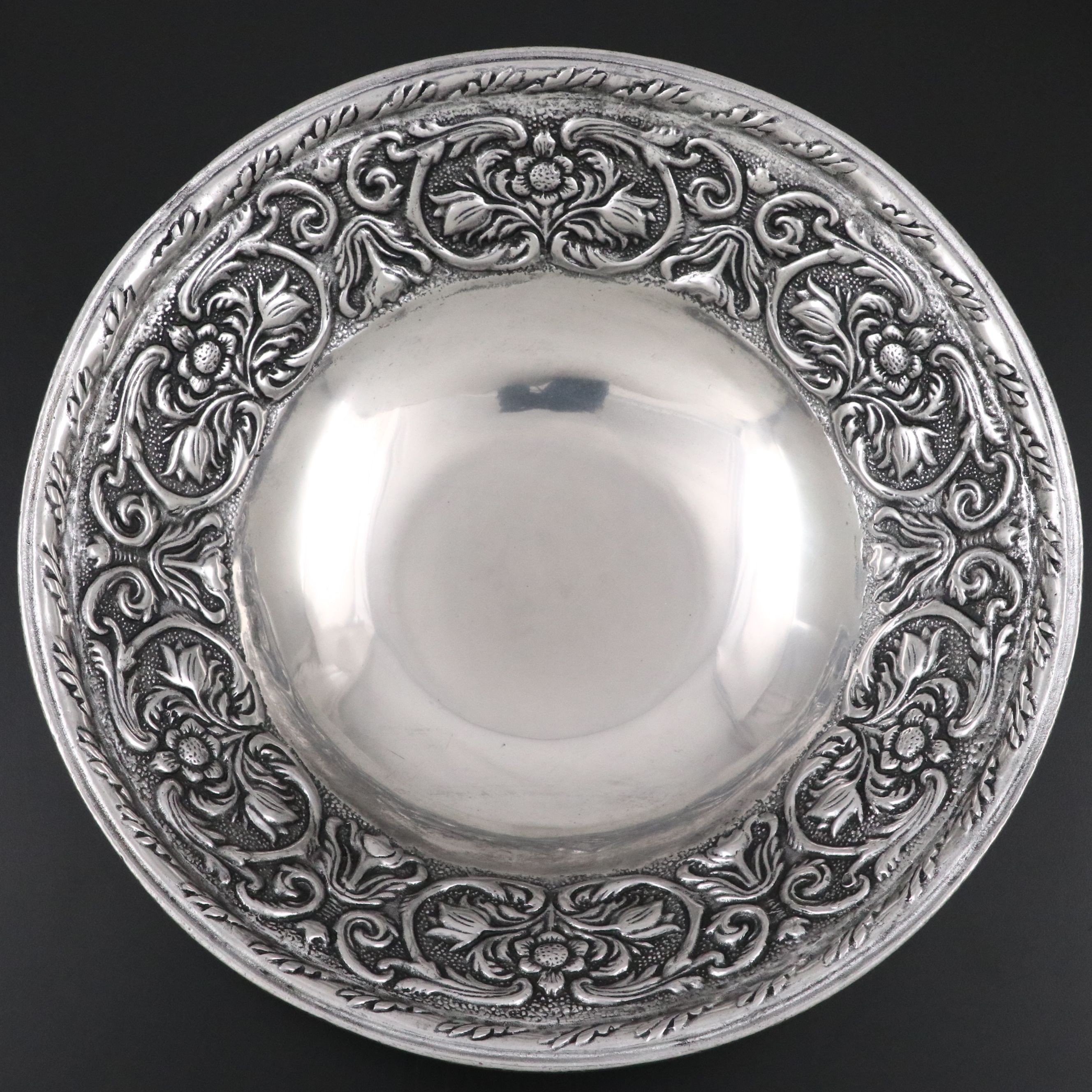 Wilton Armetale "William & Mary" Bowl and "Acanthus" Tray