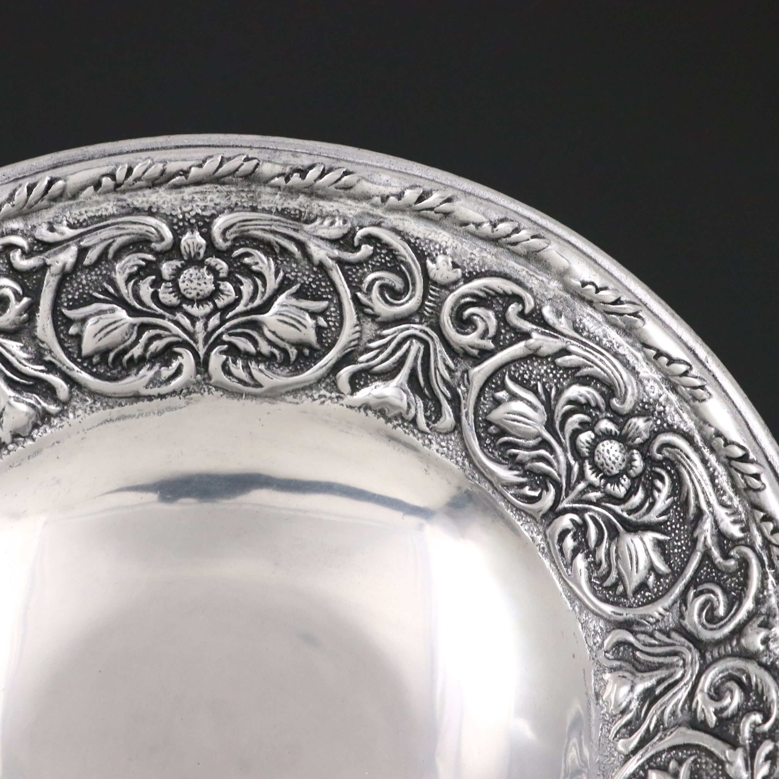 Wilton Armetale "William & Mary" Bowl and "Acanthus" Tray