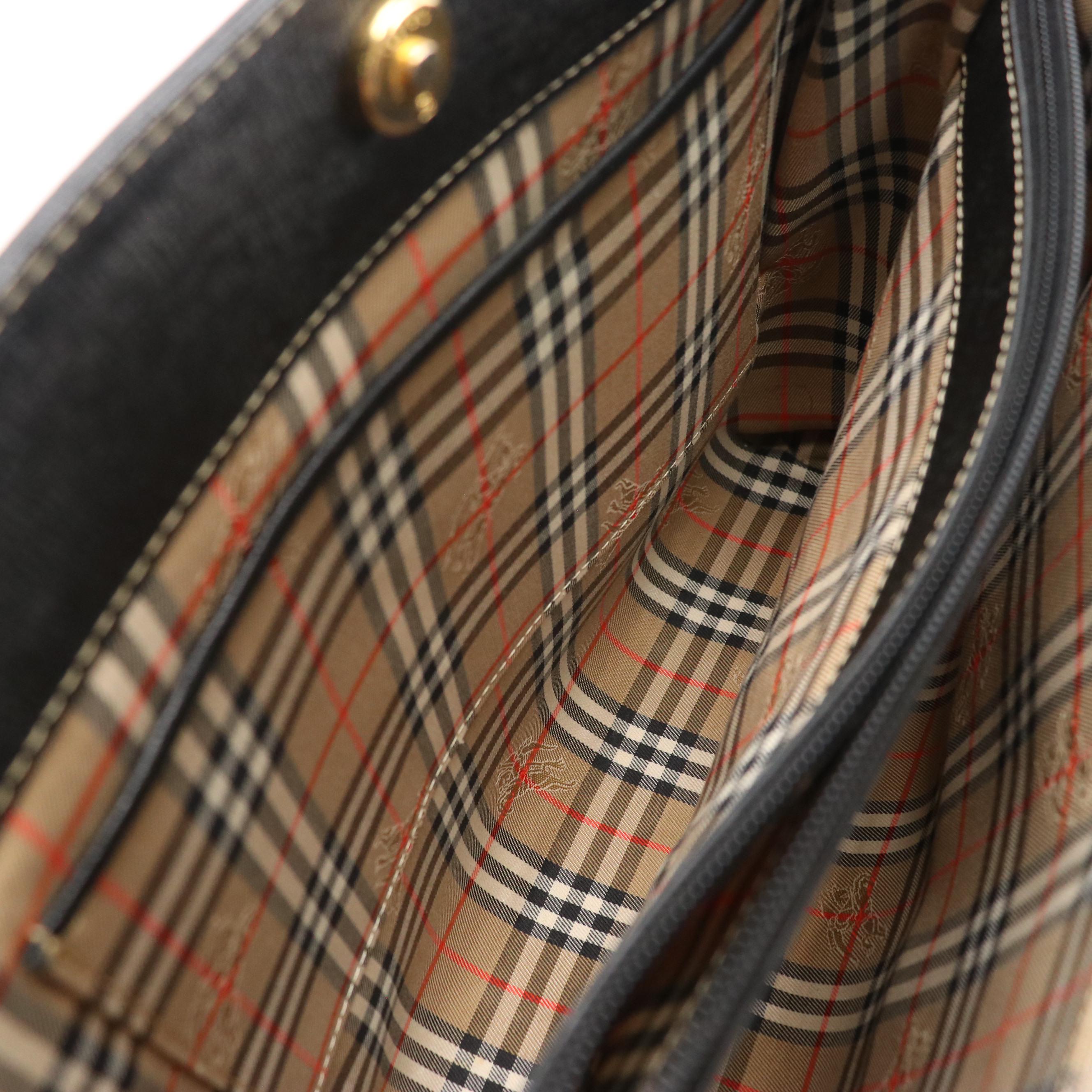 Burberry Handbag Tote in Black Grained Leather