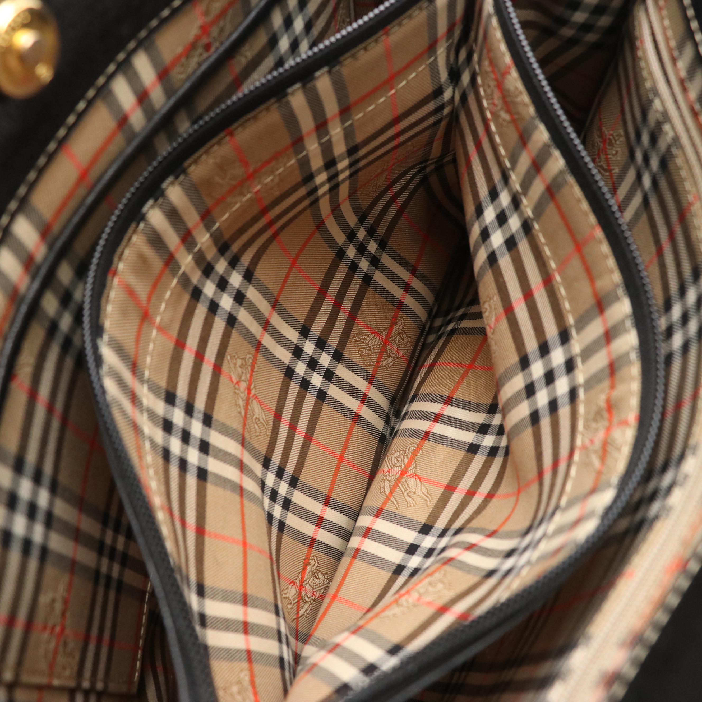 Burberry Handbag Tote in Black Grained Leather