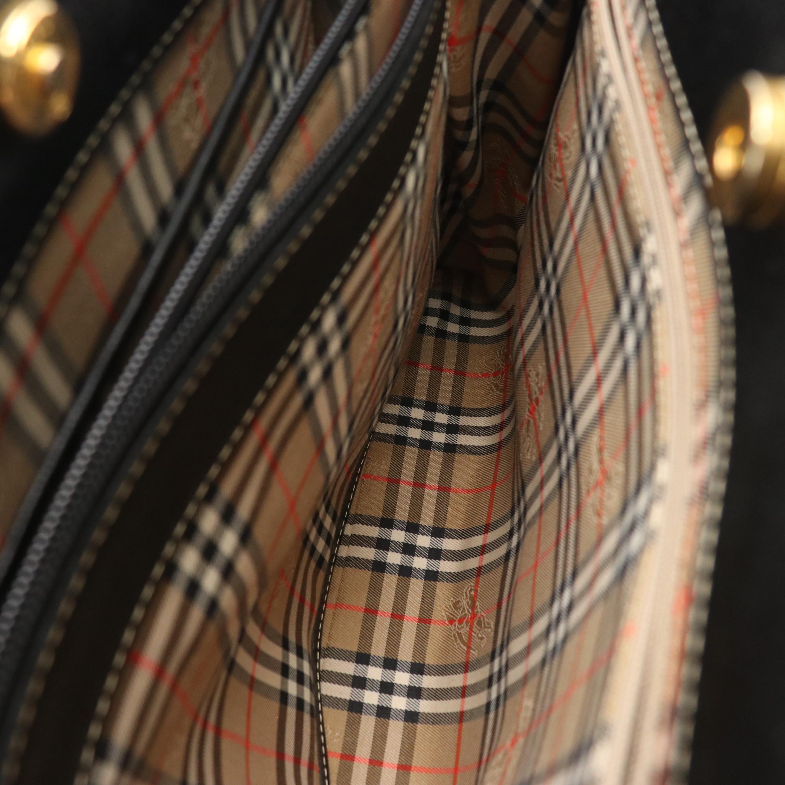 Burberry Handbag Tote in Black Grained Leather