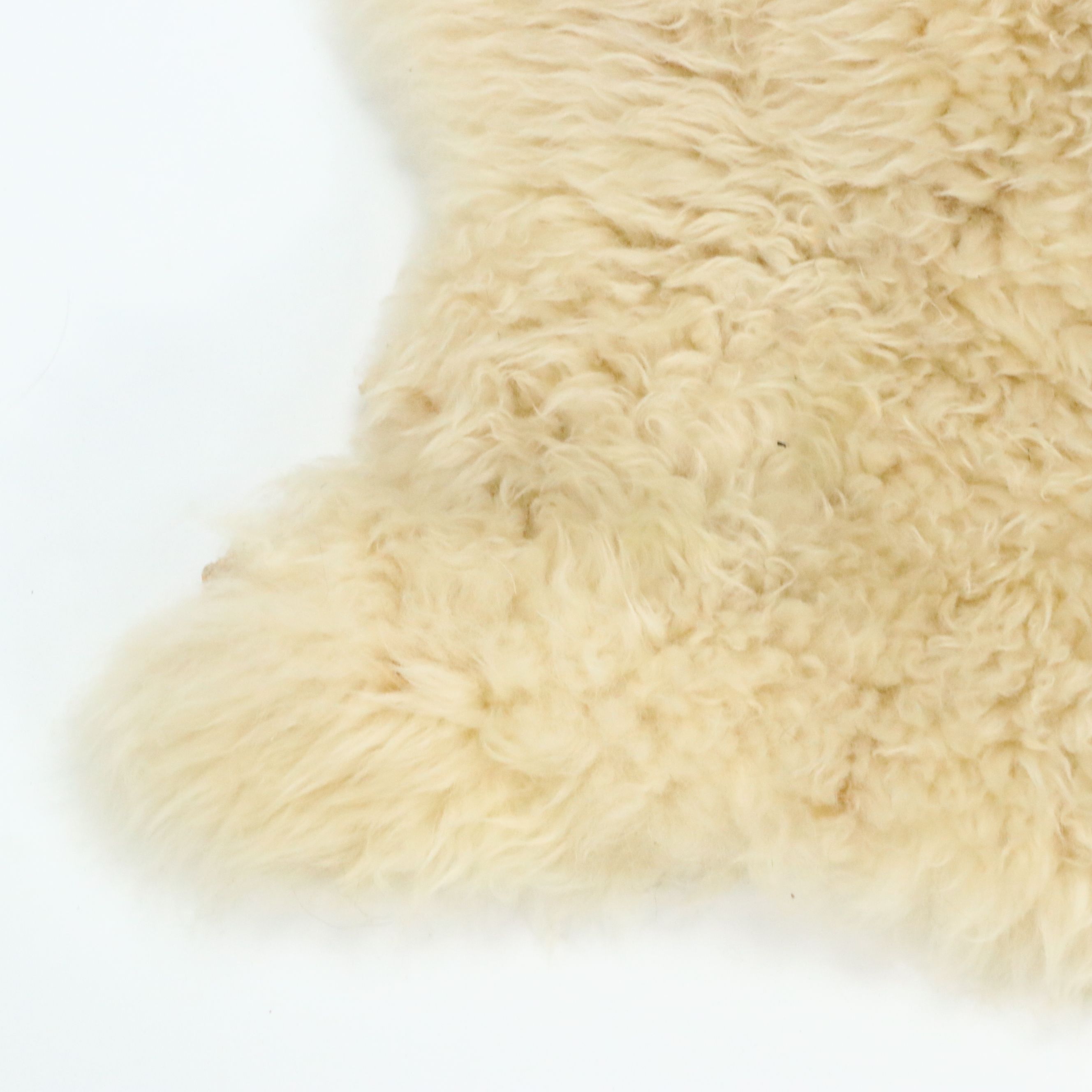 2'4 x 3'4 Bowron Gold Star Australian Sheepskin Accent Rug