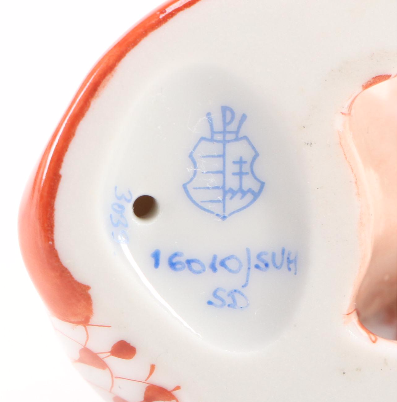 Herend Rust Fishnet with Gold "Doggie Dazzle" Porcelain Figurine