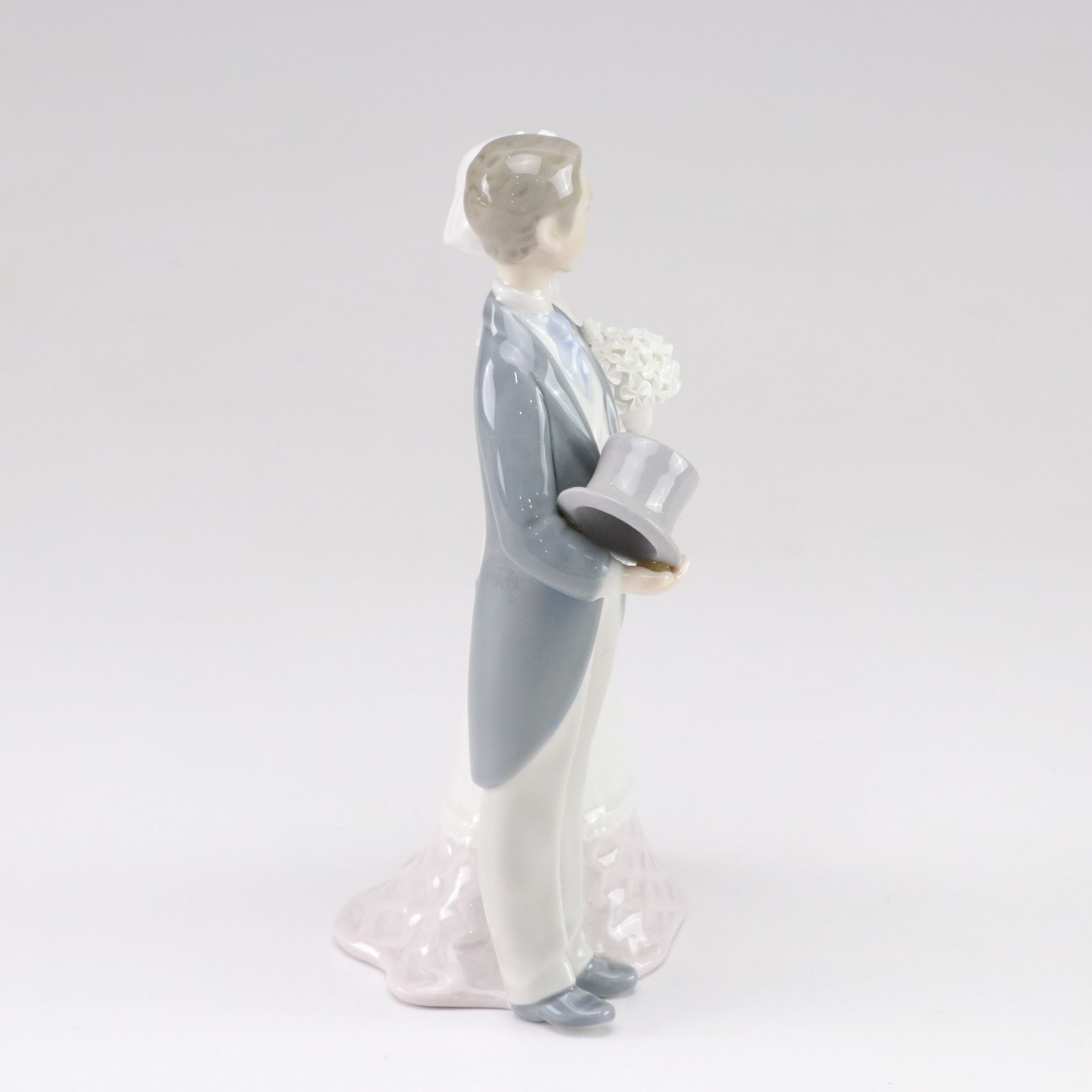 Lladró Porcelain Wedding Bride and Groom Figurine, 1980s