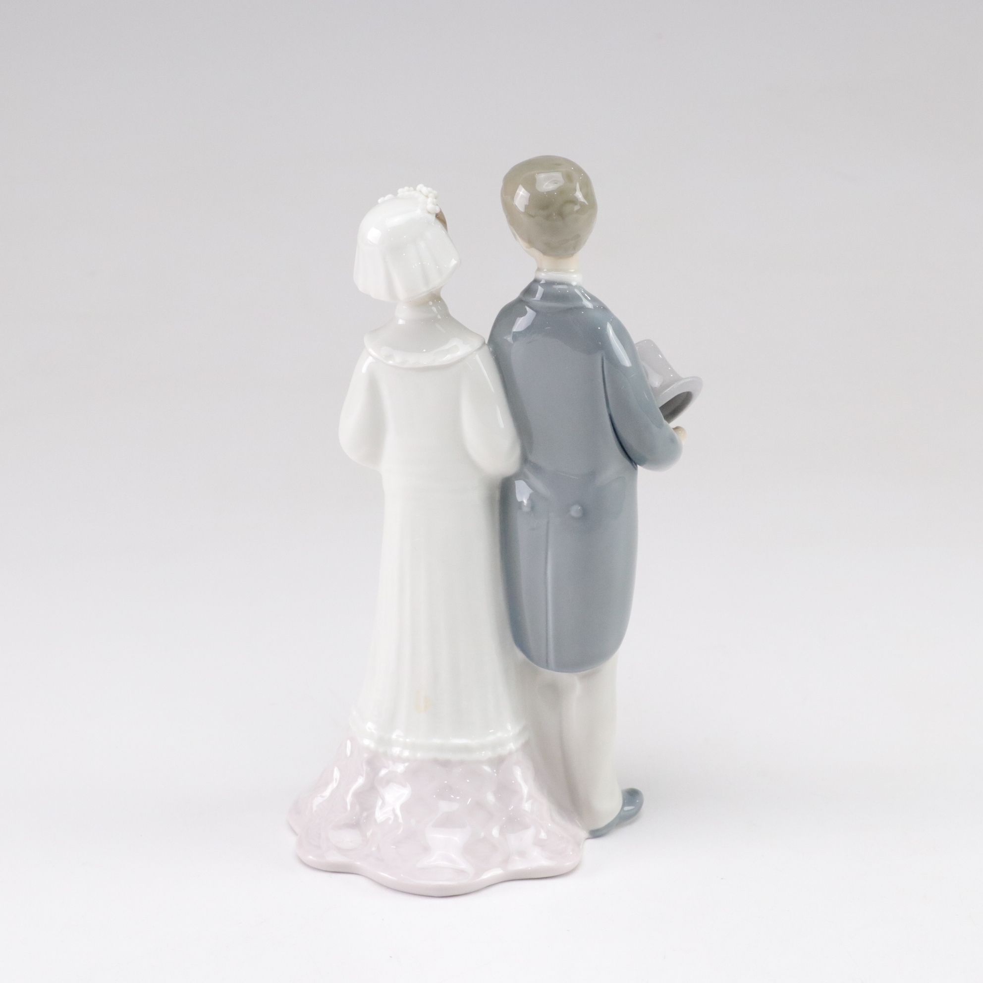Lladró Porcelain Wedding Bride and Groom Figurine, 1980s