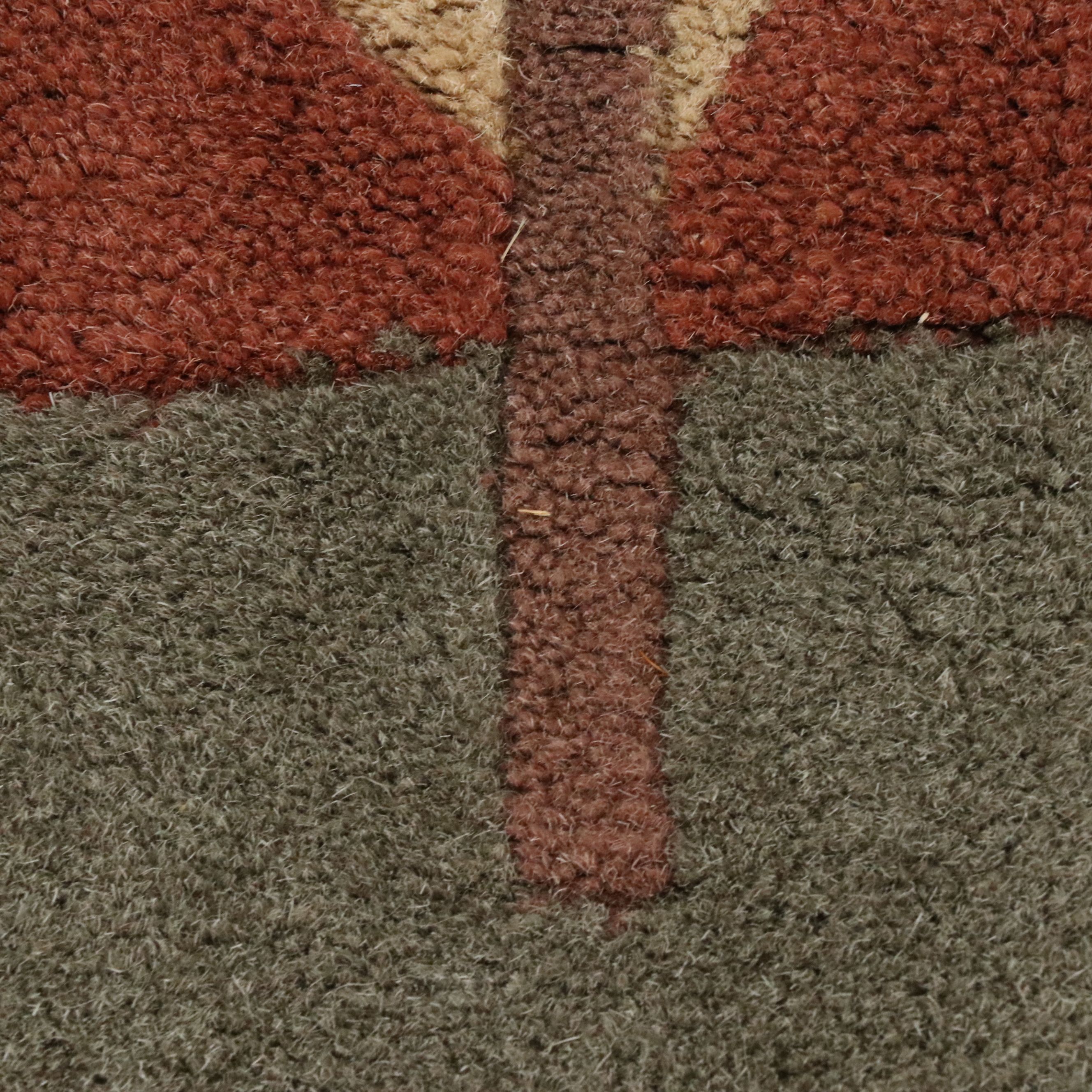 4'9 x 7'4 Hand-Tufted Foliate Area Rug