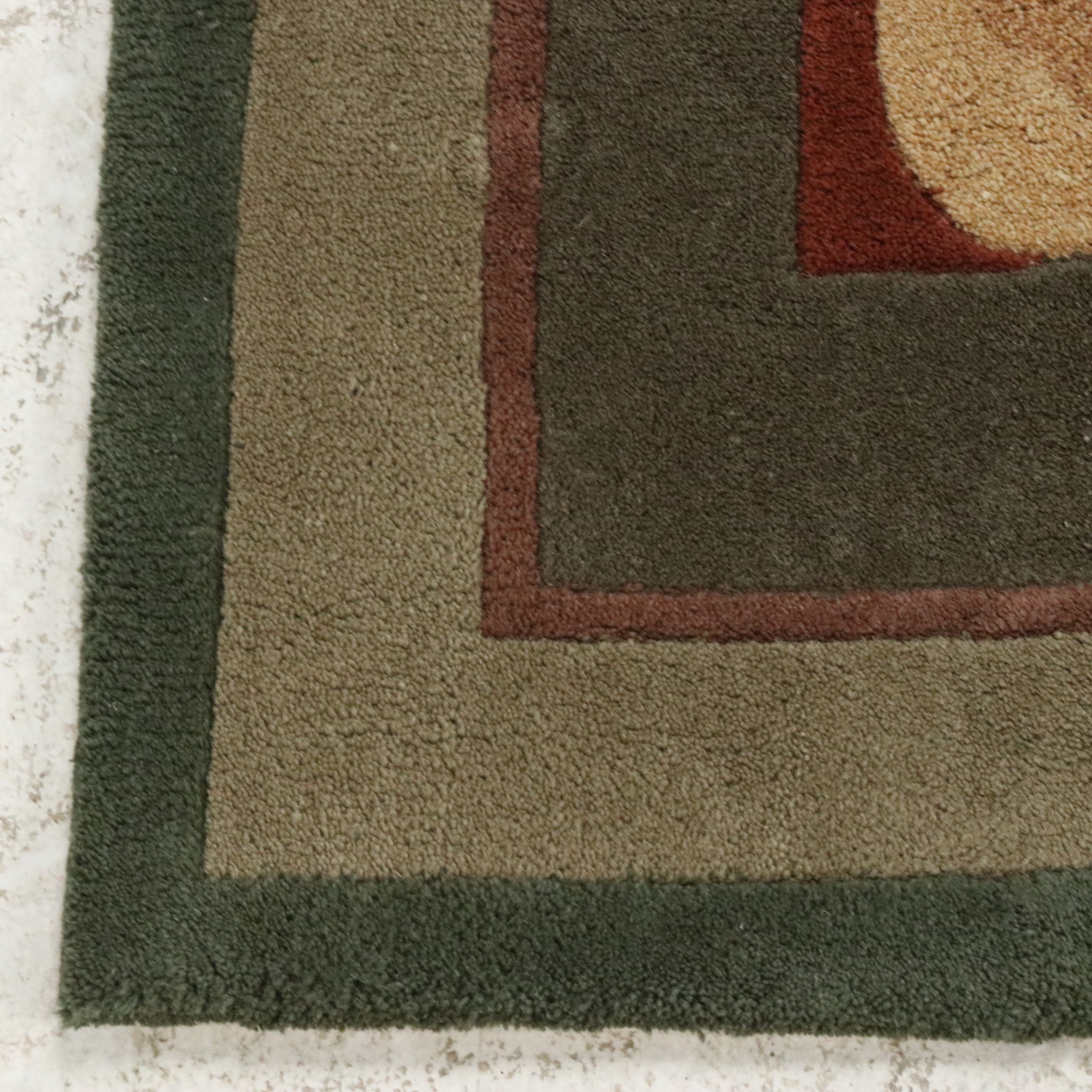 4'9 x 7'4 Hand-Tufted Foliate Area Rug