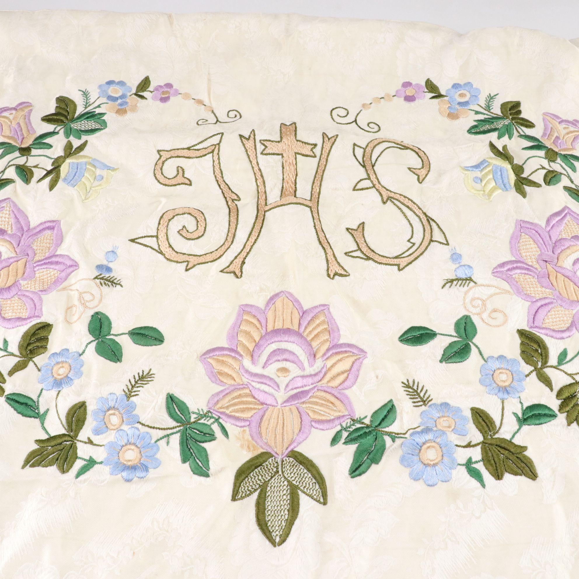 Crocheted Round Table Cover & Other Table Linens