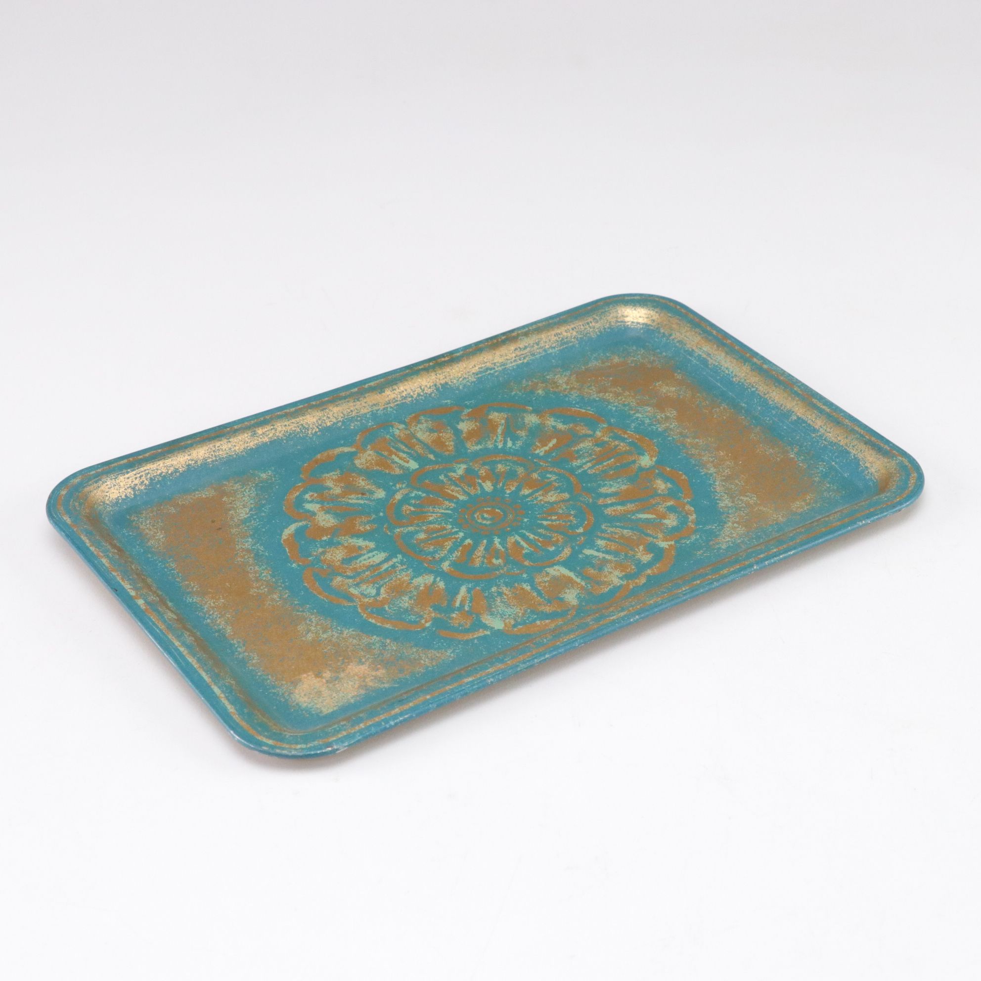 Four Bird Figurines and Two Dresser Trays