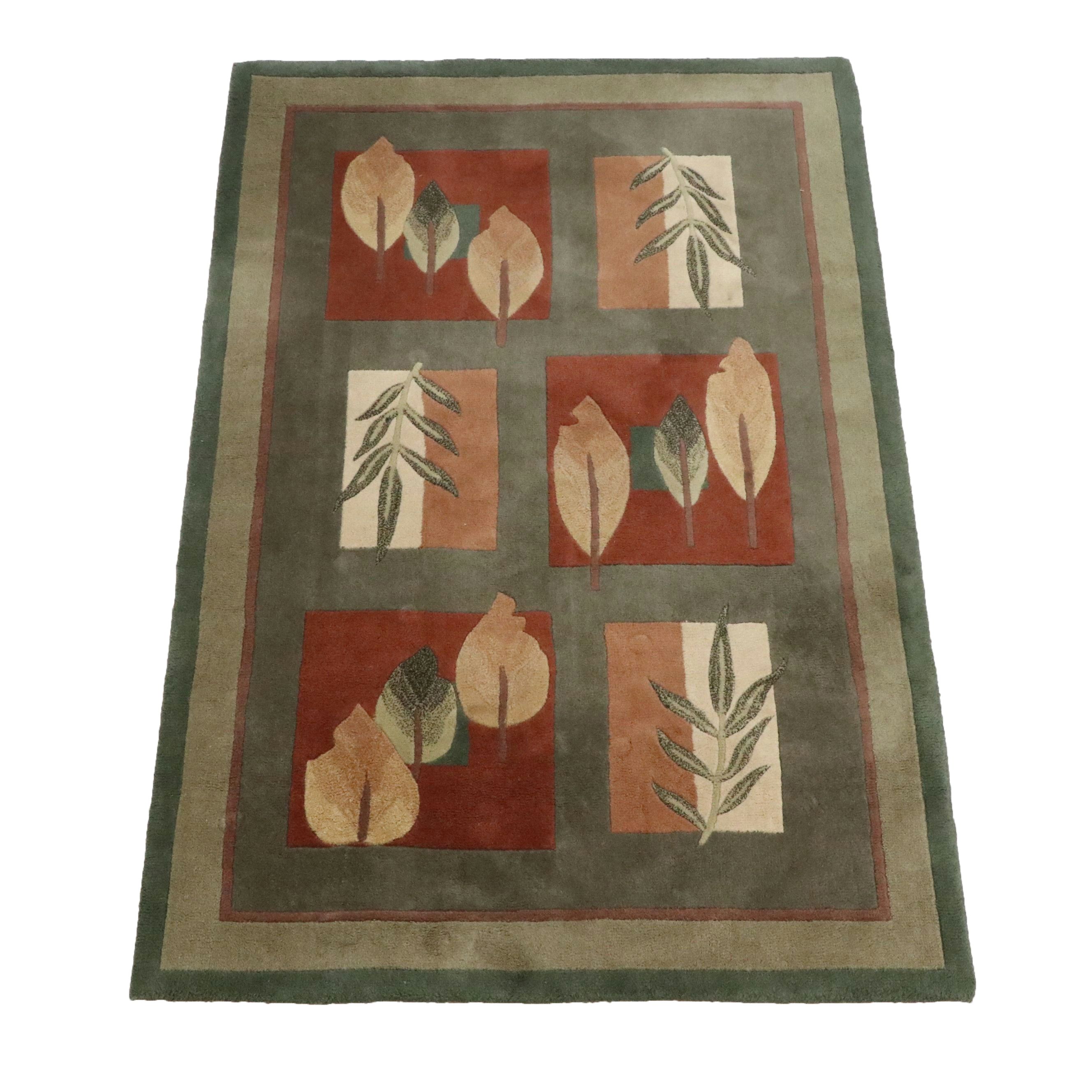 4'9 x 7'4 Hand-Tufted Foliate Area Rug