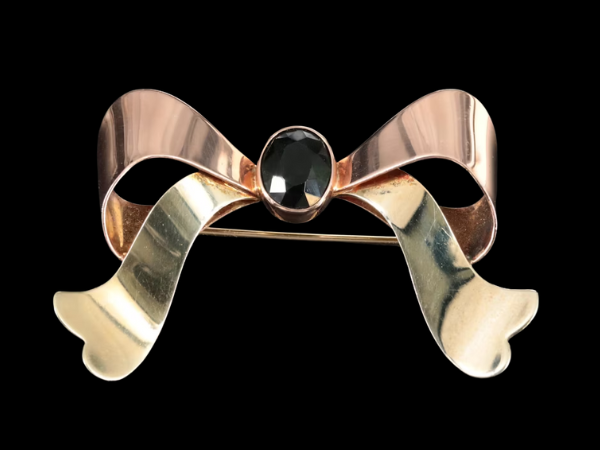 Curated Classics: Vintage Fashion & Jewelry