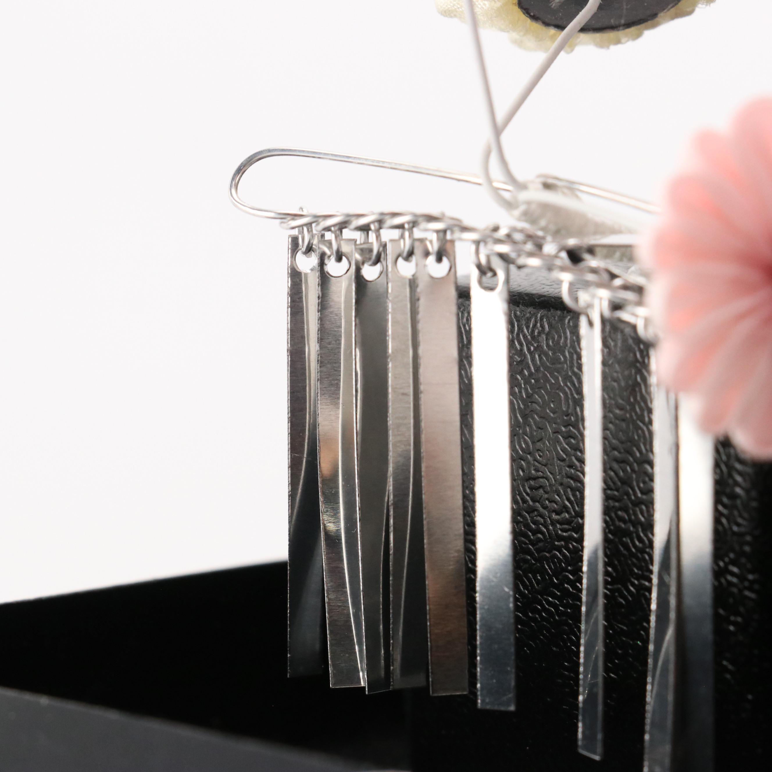 Japanese Pink/Red Prong Style Kanzashi Hair Ornaments with Box