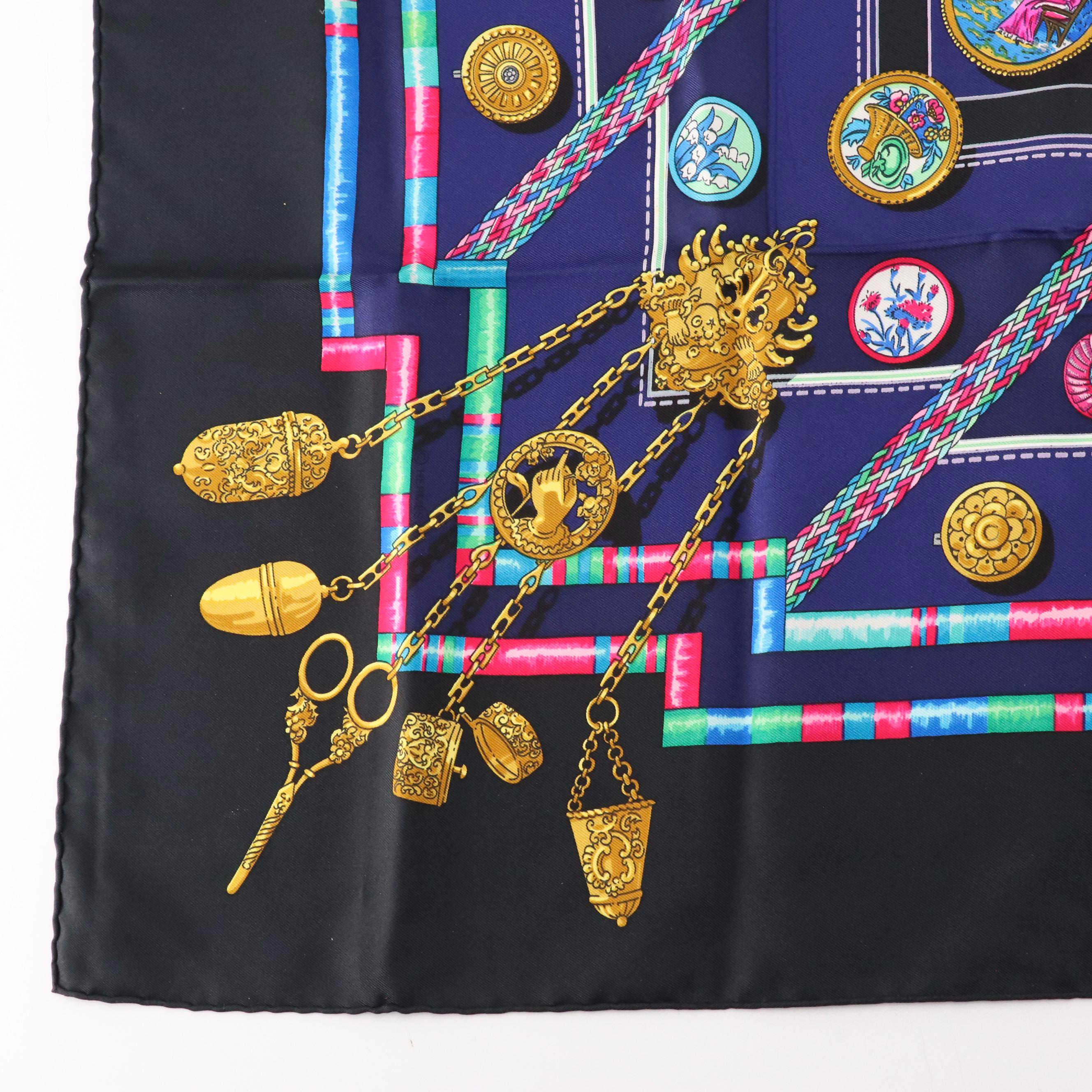 Hermès "Petite Main" Scarf 90 in Silk Twill