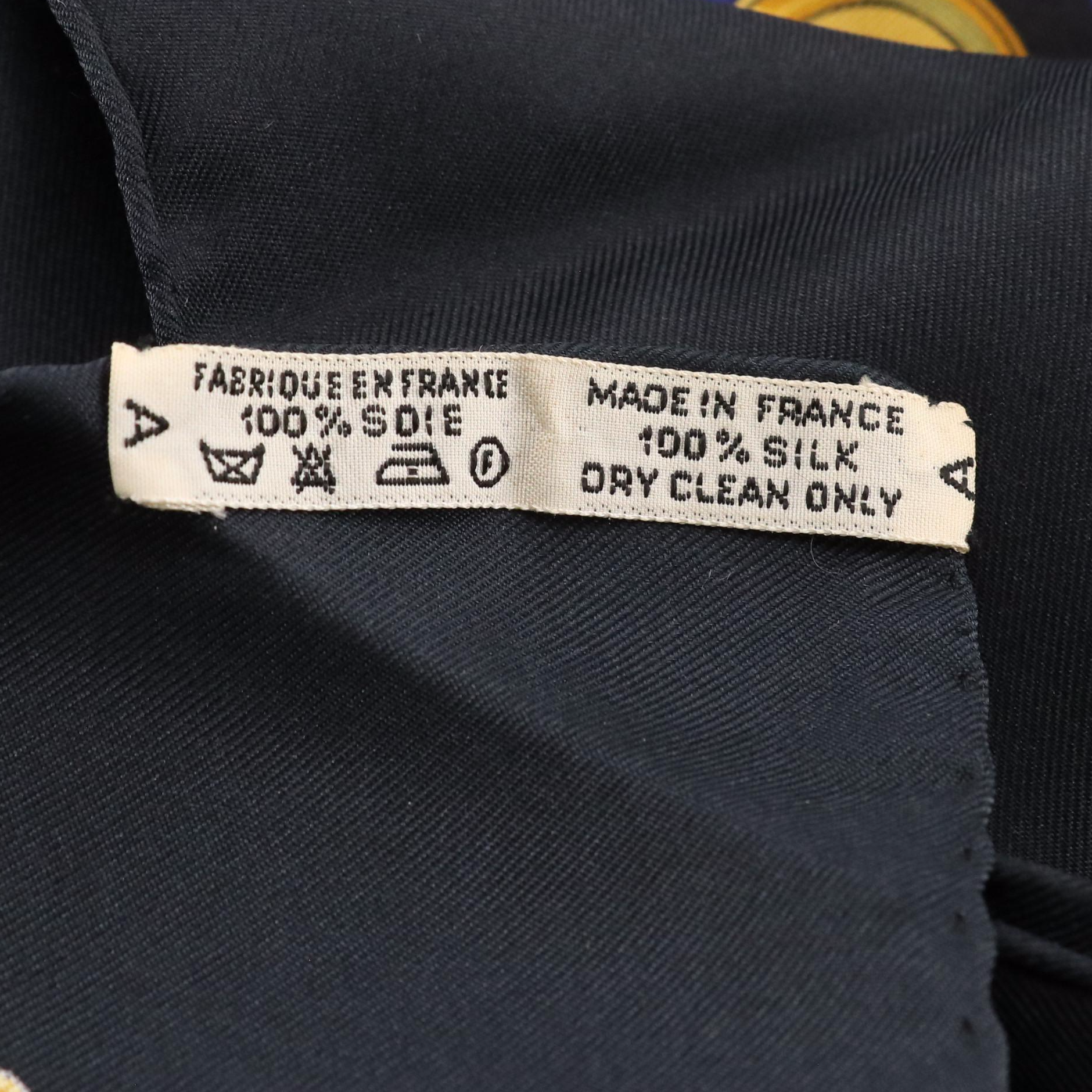 Hermès "Petite Main" Scarf 90 in Silk Twill