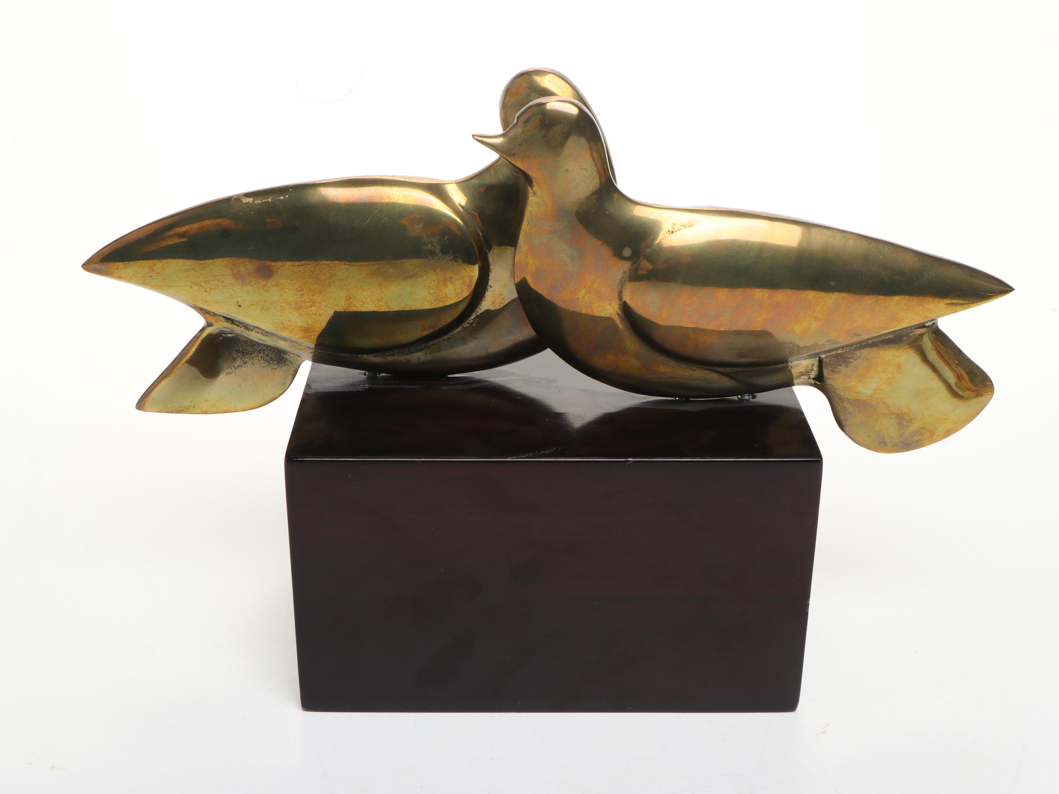 Howard Miller Brass Clocks and Decorative Crafts Inc. Lovebirds