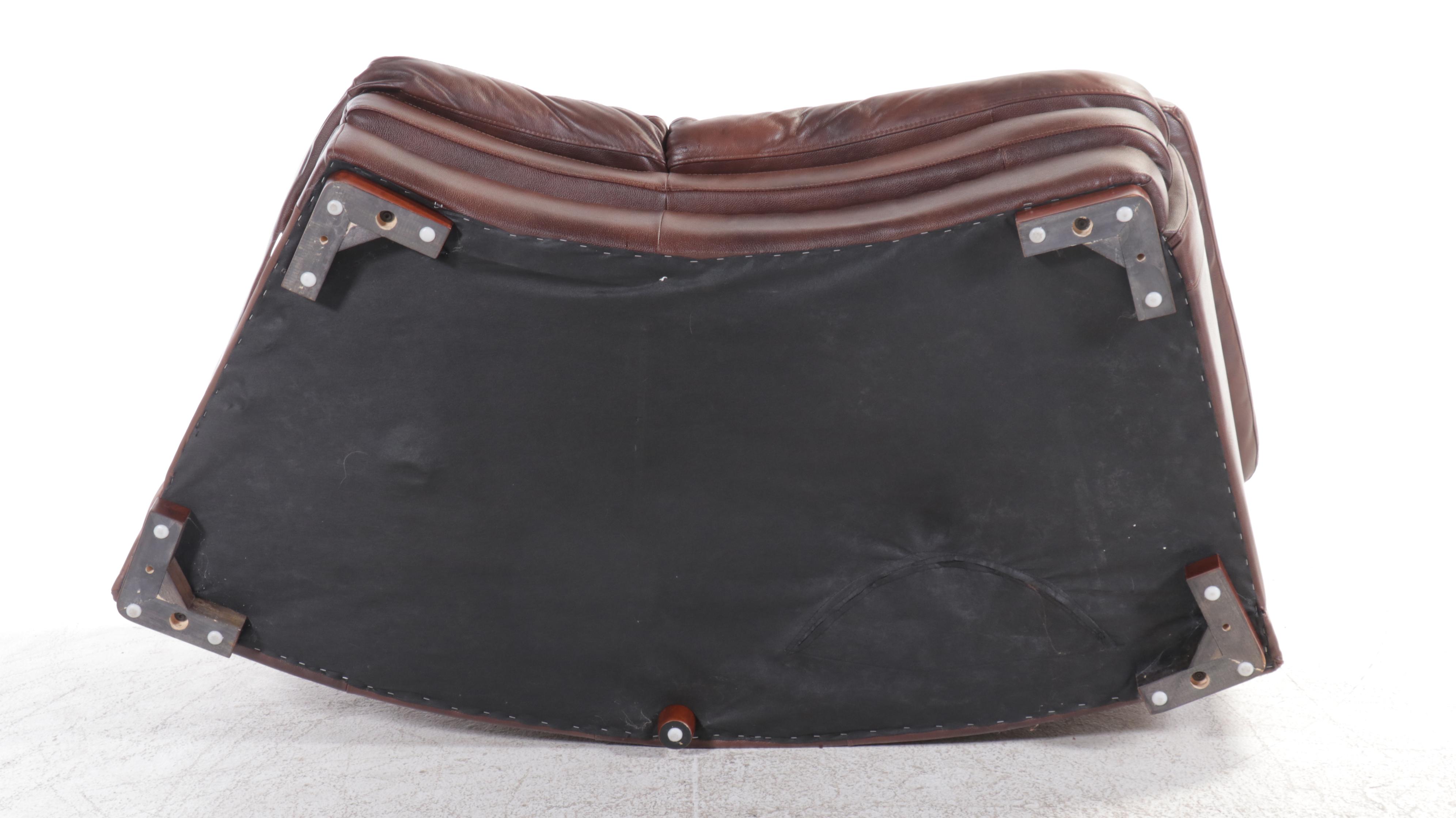 Curved Leather Sectional Sofa with Two Ottomans, 21st Century