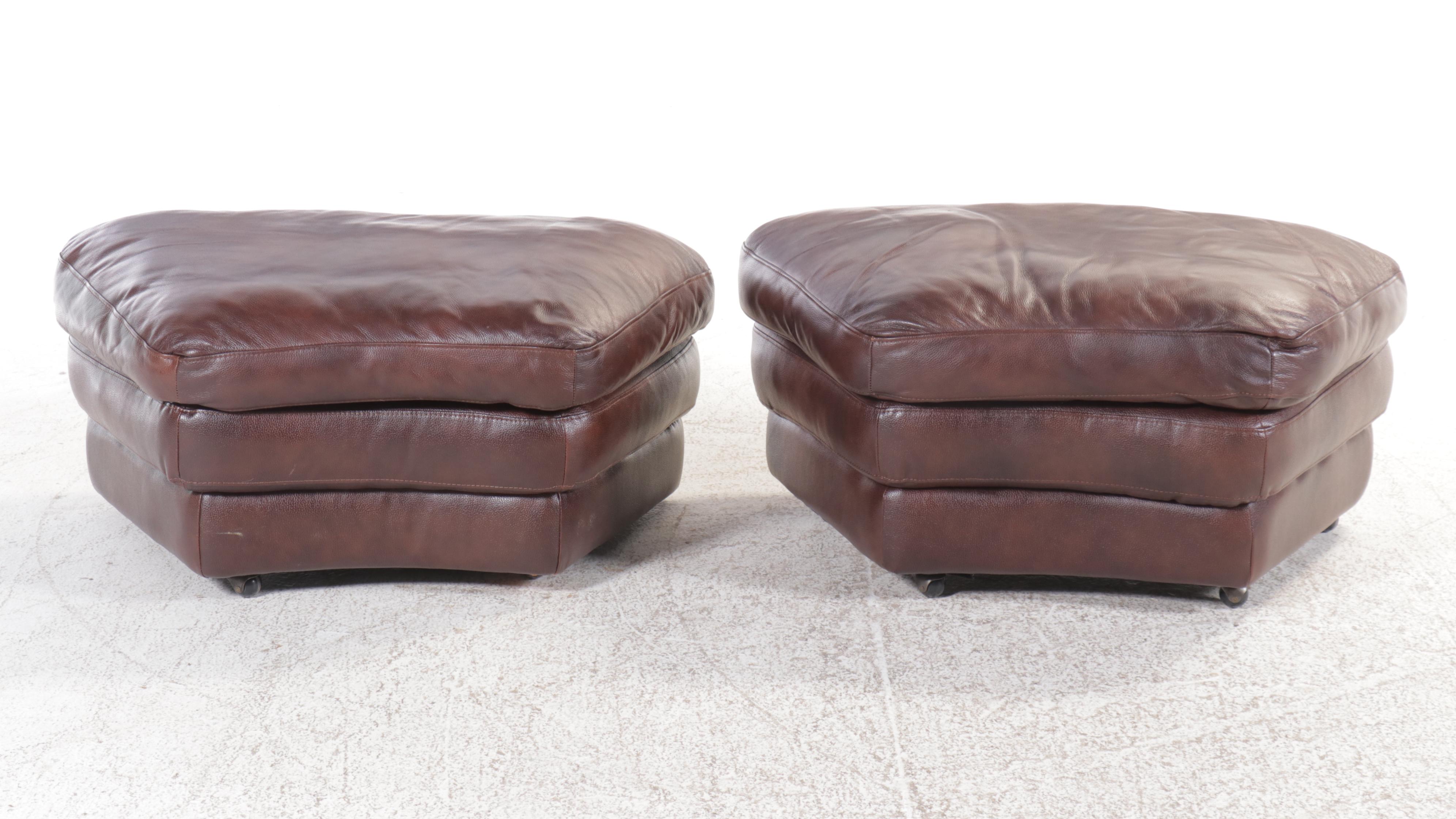 Curved Leather Sectional Sofa with Two Ottomans, 21st Century