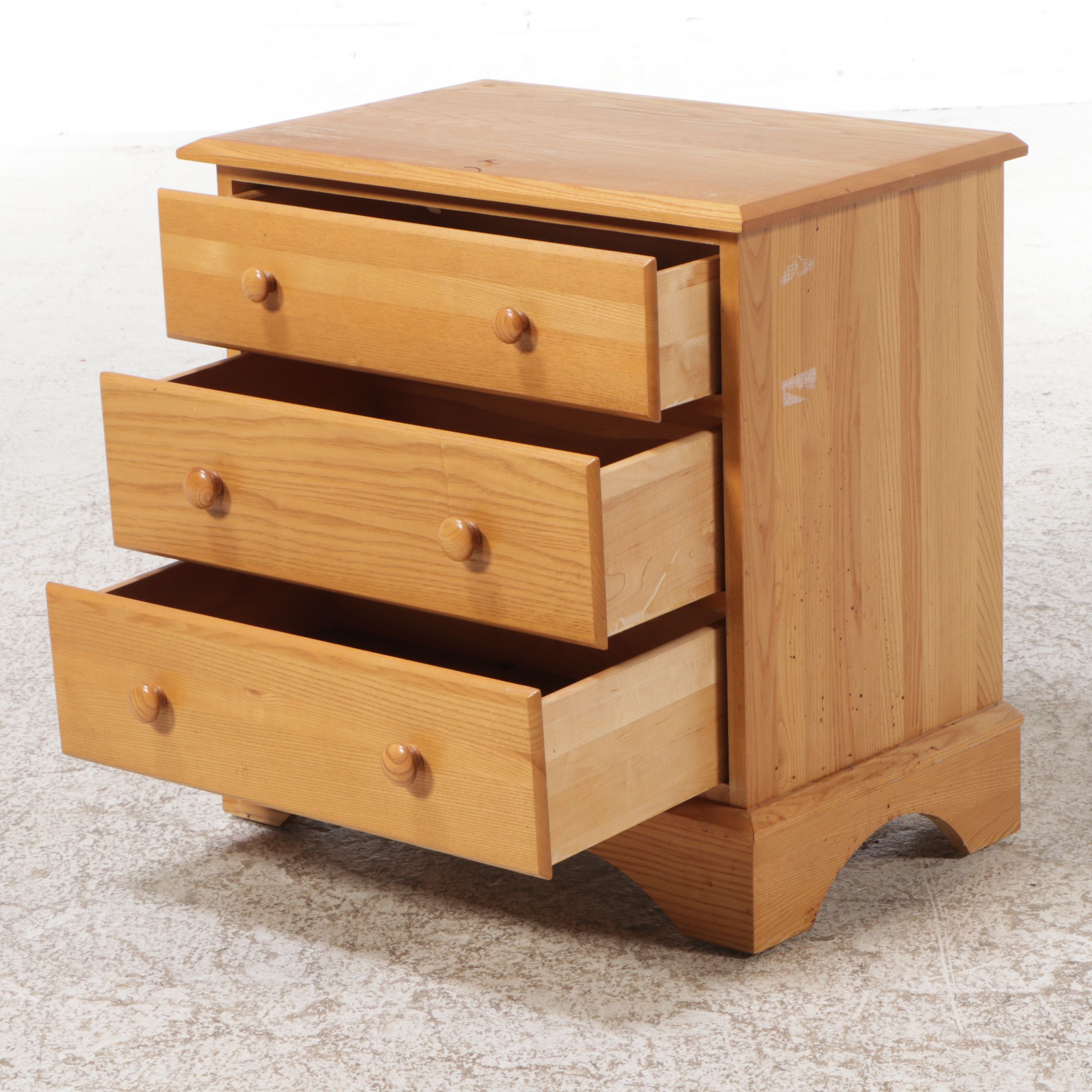 Moosehead Furniture Oak Dresser and Nightstand