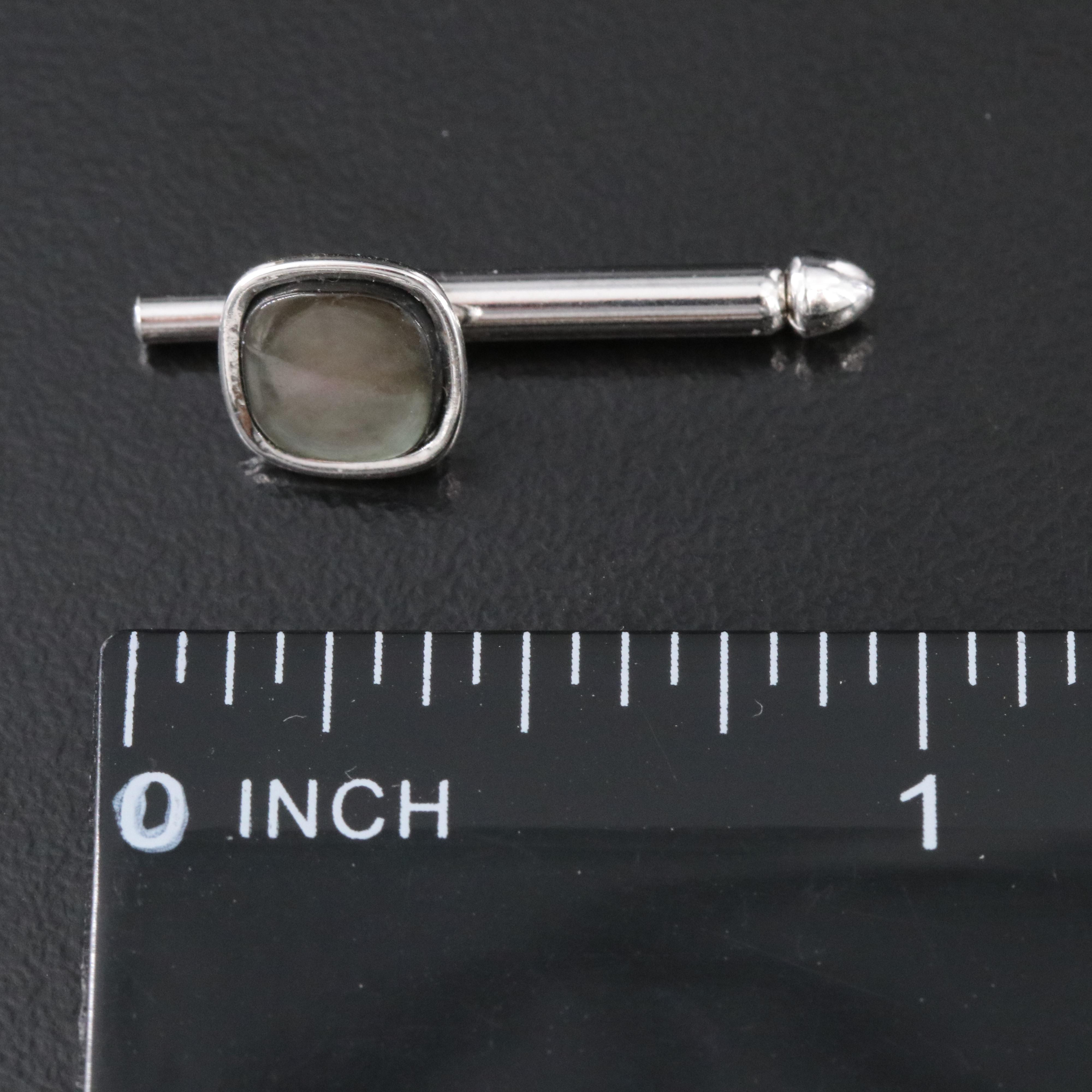 Single Mother-of-Pearl Shirt Stud