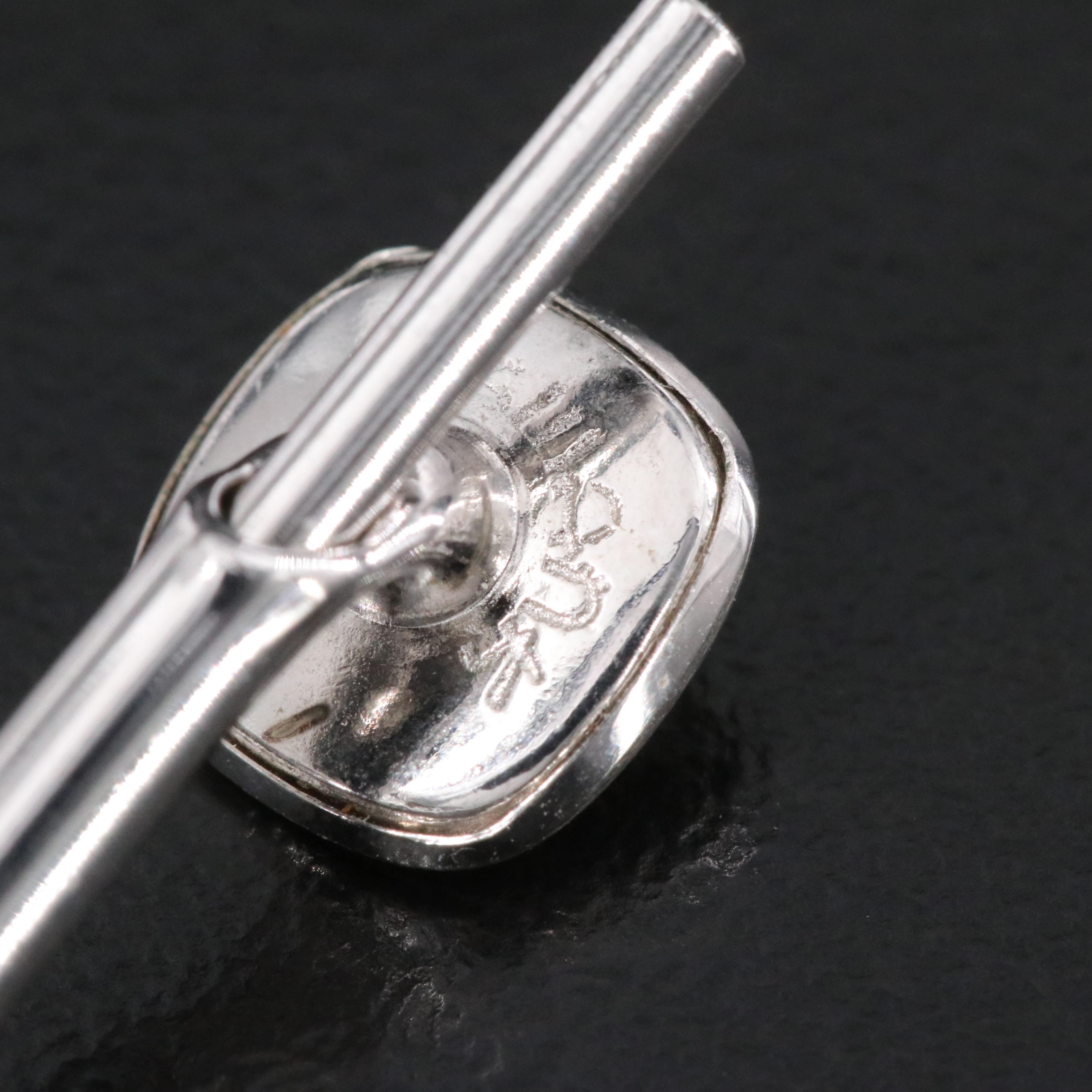 Single Mother-of-Pearl Shirt Stud