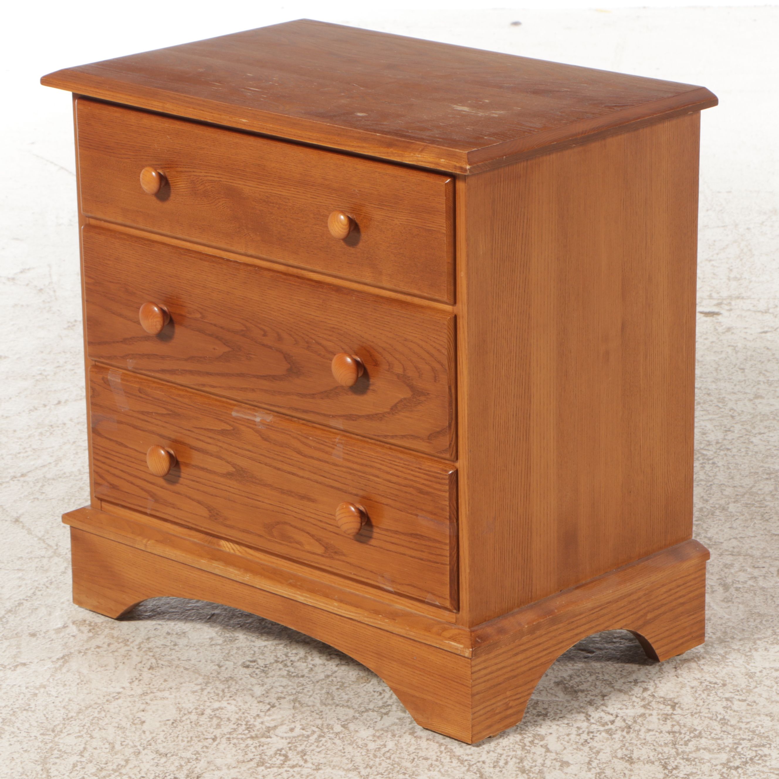 Moosehead Furniture Oak Dresser and Nightstand