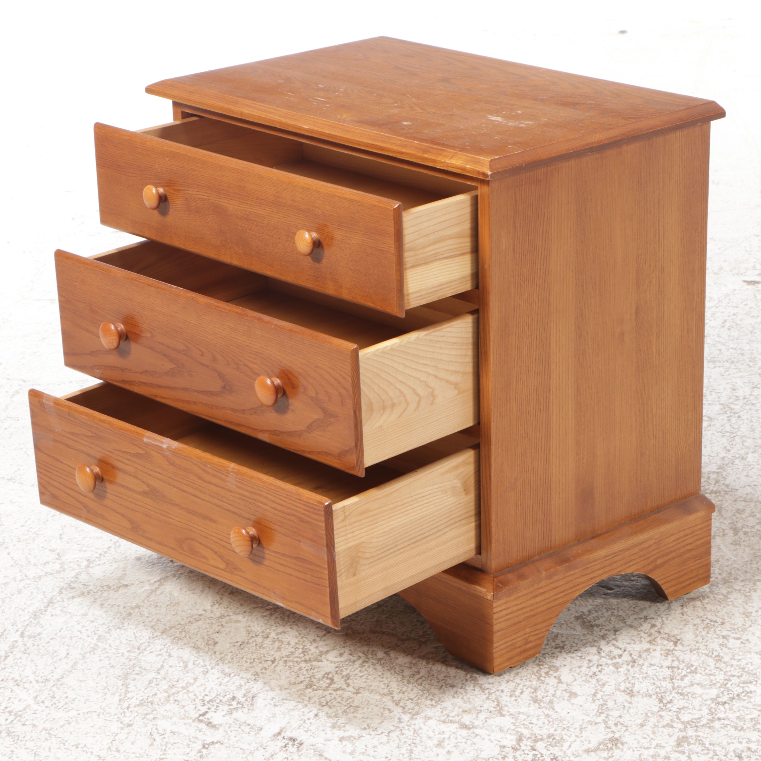 Moosehead Furniture Oak Dresser and Nightstand