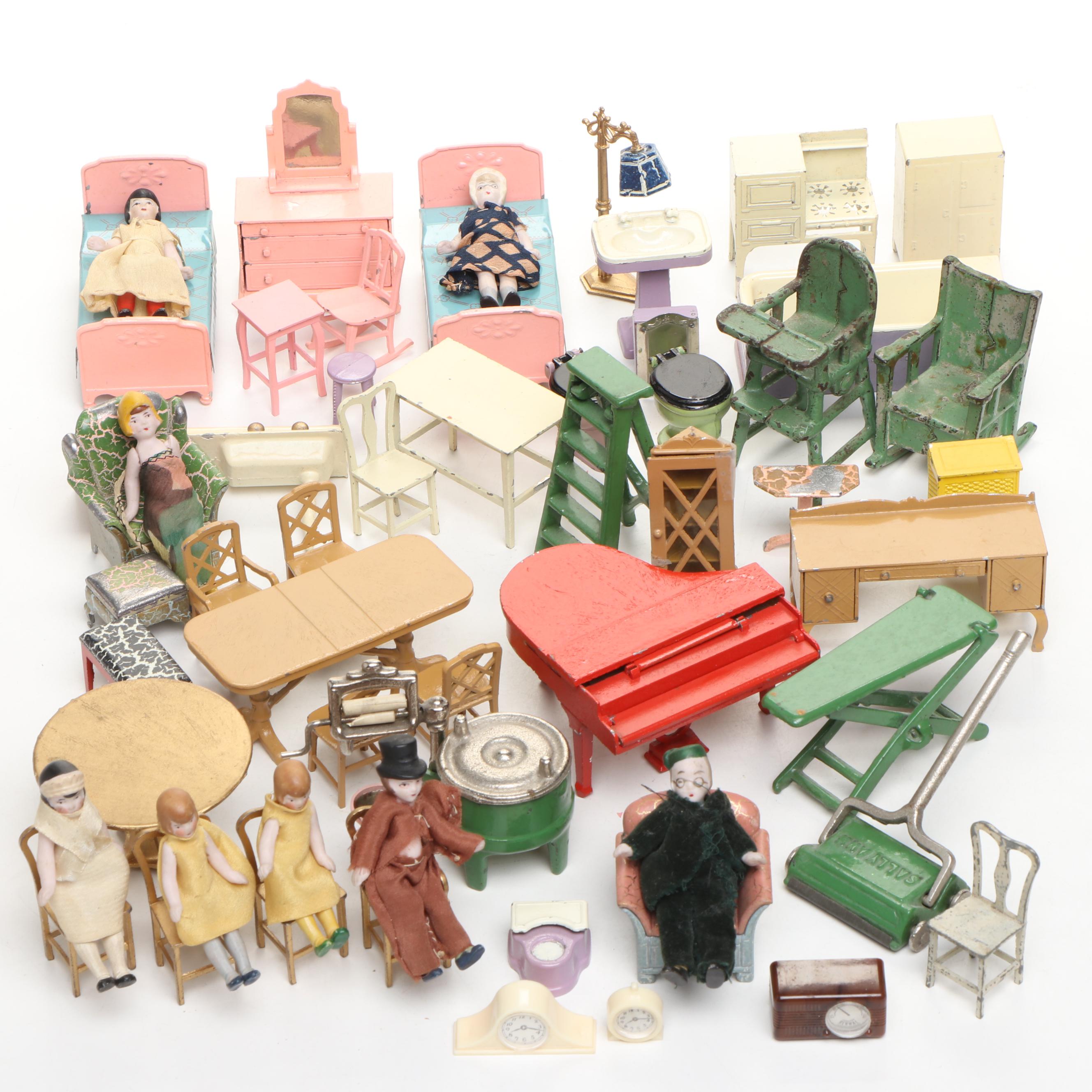 Tootsietoy Miniature Metal Furniture and Dolls, 1920s–1940s