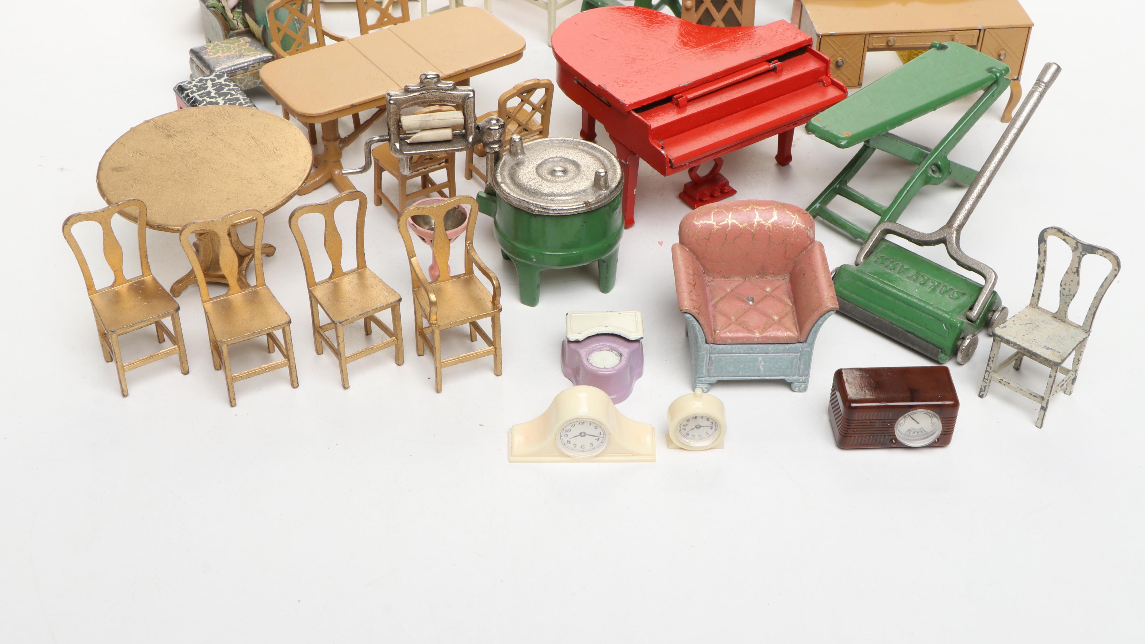 Tootsietoy Miniature Metal Furniture and Dolls, 1920s–1940s