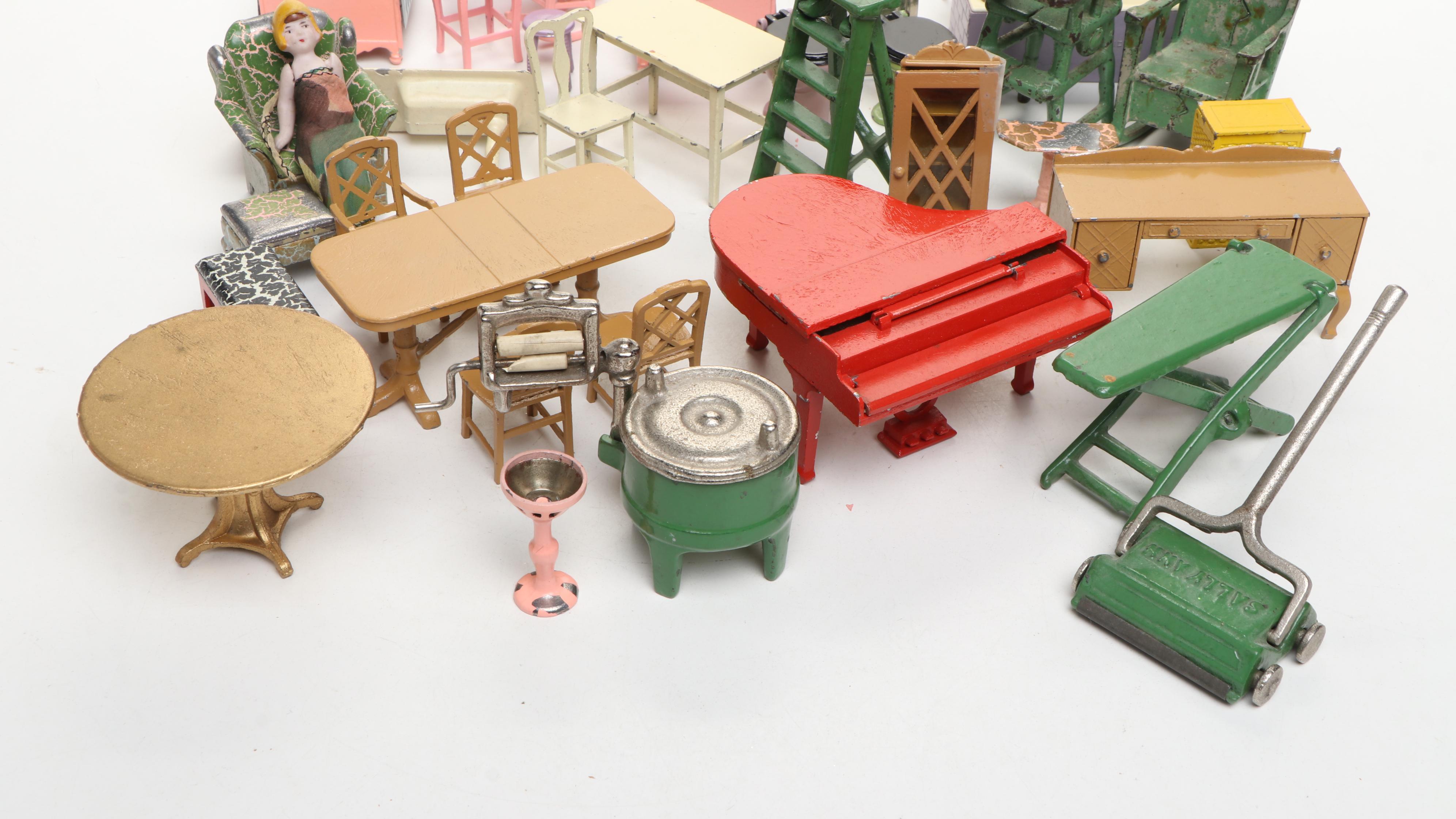 Tootsietoy Miniature Metal Furniture and Dolls, 1920s–1940s