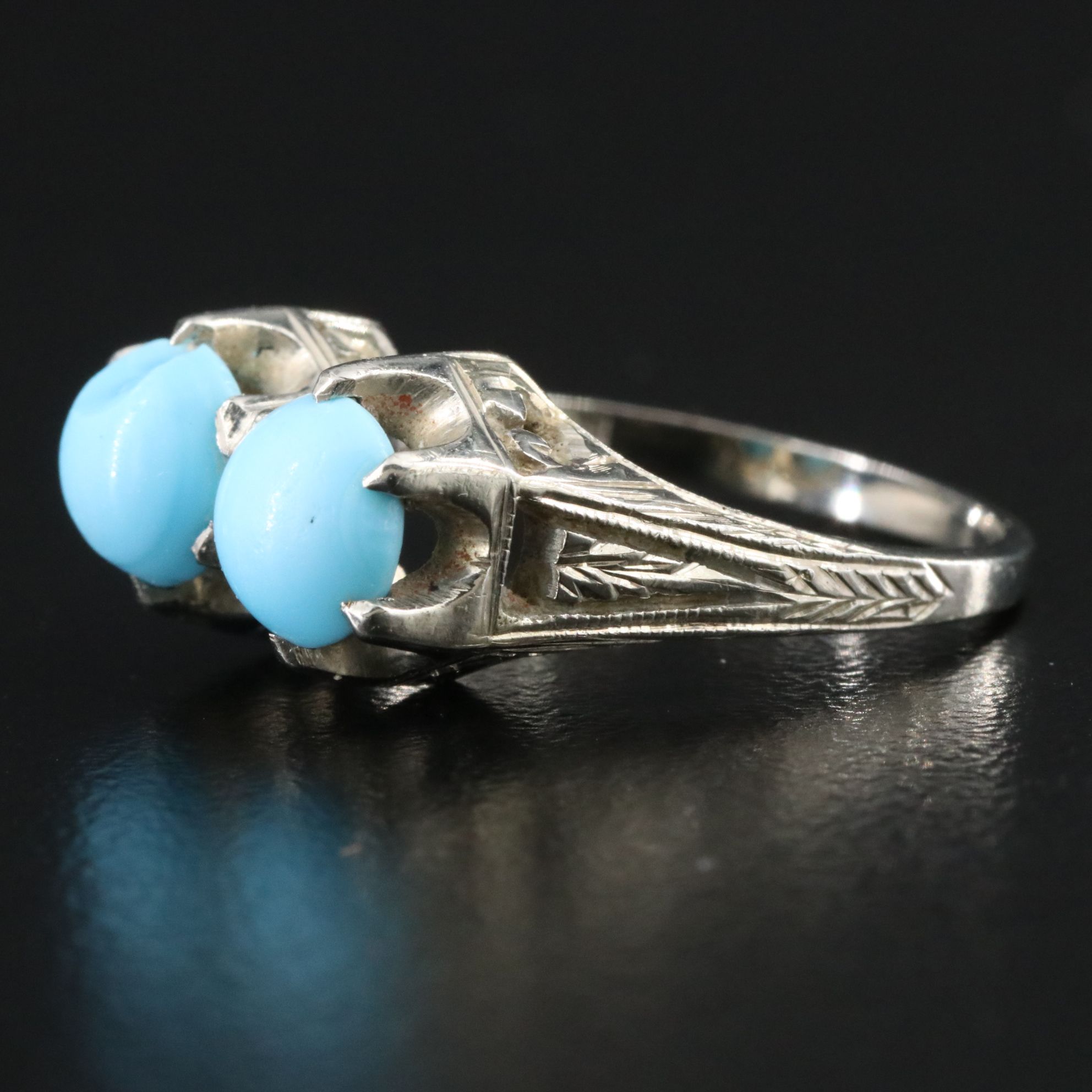 Goldfarb & Friedberg Inc.18K and Glass Toi et Moi Belcher Ring