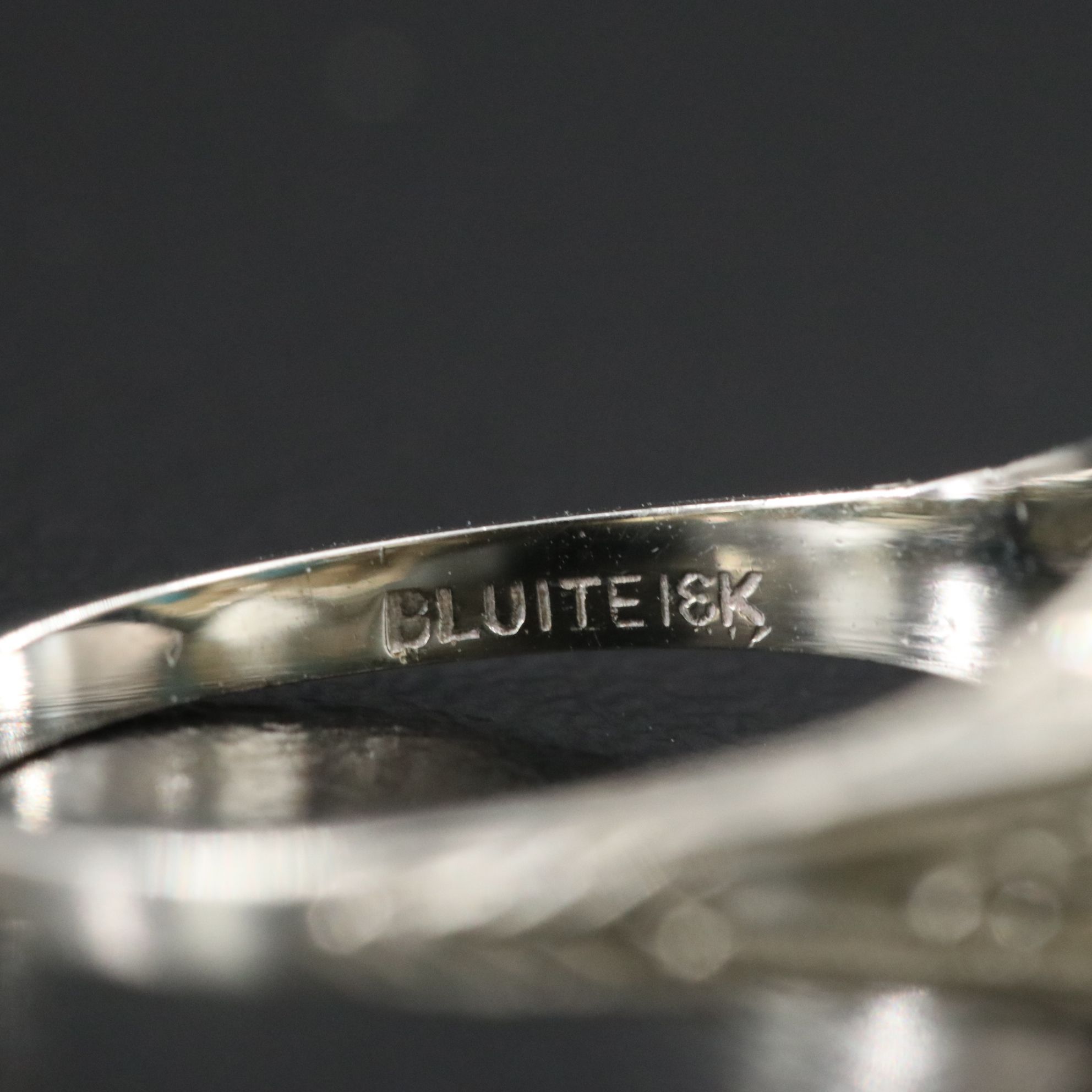 Goldfarb & Friedberg Inc.18K and Glass Toi et Moi Belcher Ring